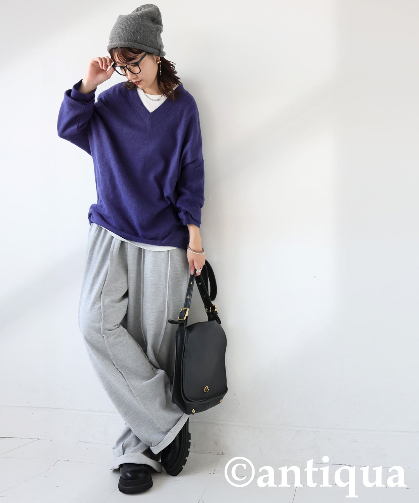 Beautiful V-Neck Knit Top Ladies