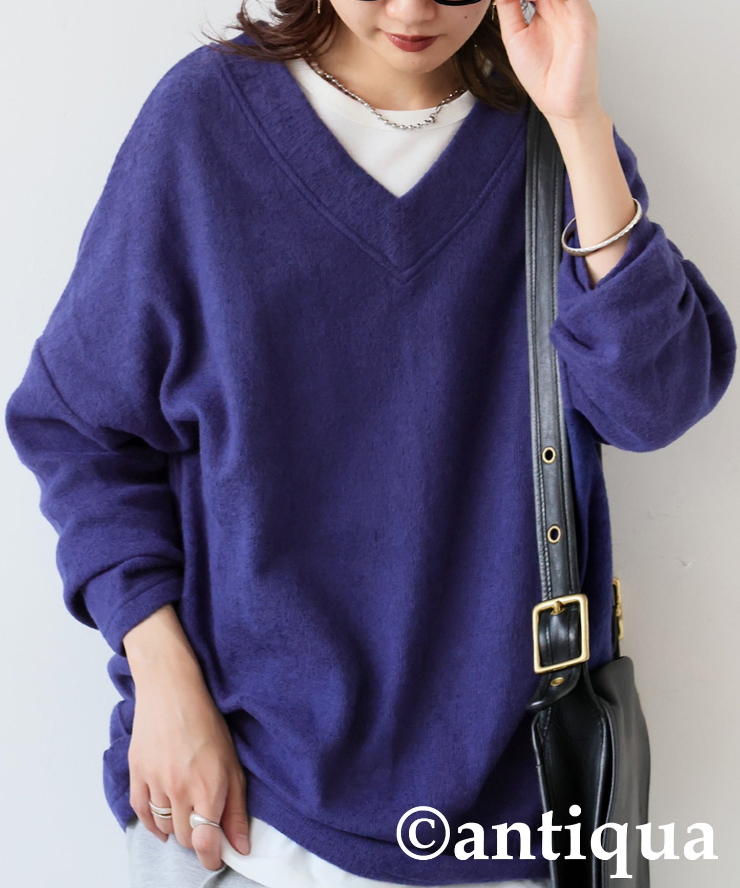 Beautiful V-Neck Knit Top Ladies