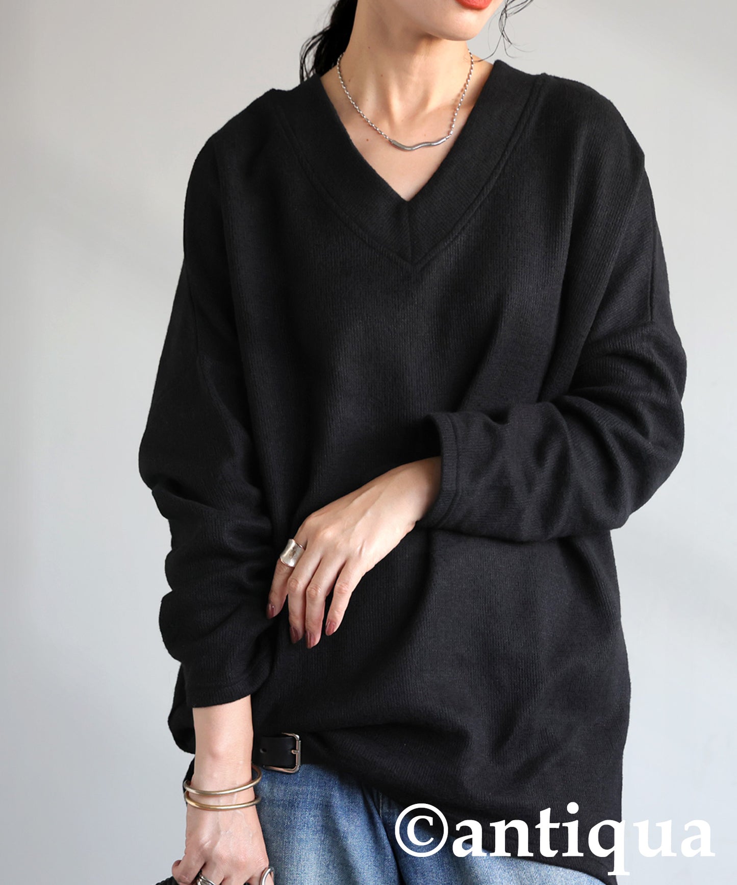 Beautiful V-Neck Knit Top Ladies