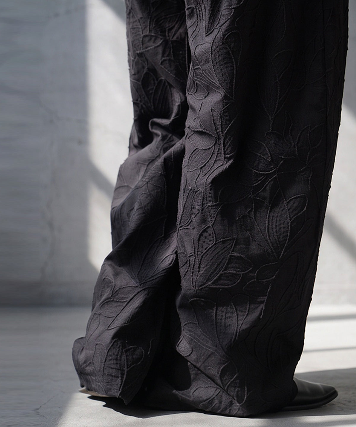 NUUUII Floral Embroidered Wide-Leg Pants With Pleats Ladies