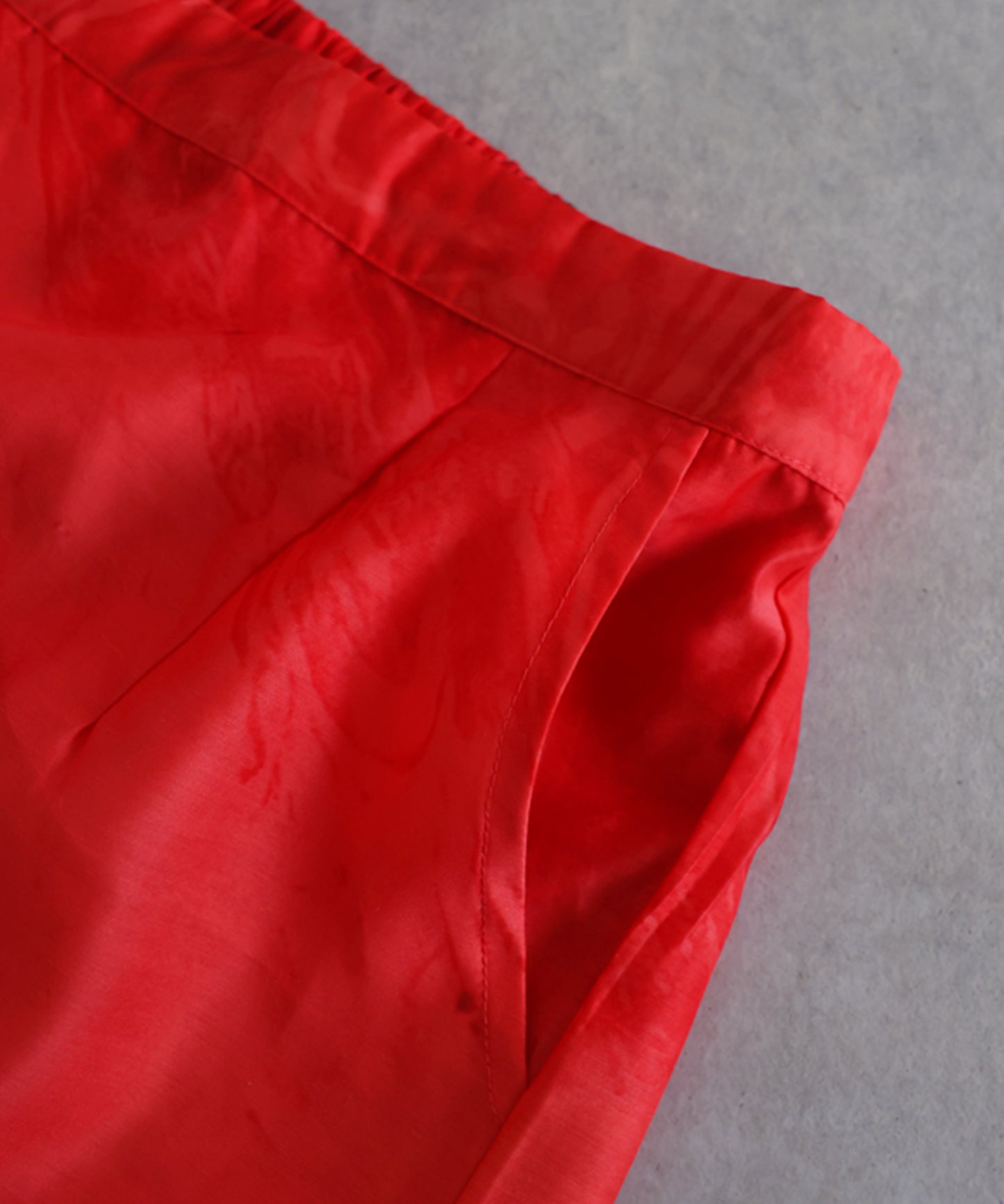 NUUUII I-Line Slit Art Skirt Ladies