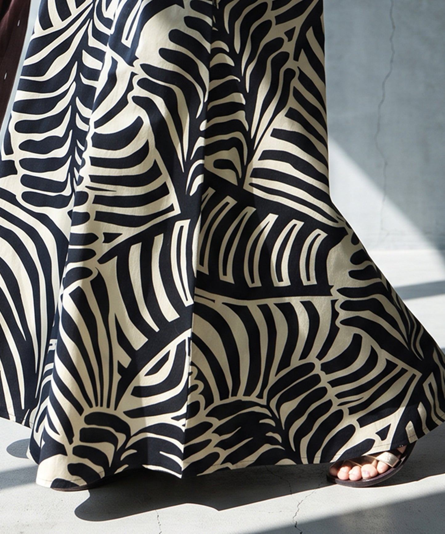 NUUUII Leaf Print Zebra Print Cotton Linen Flared Camisole Dress Ladies