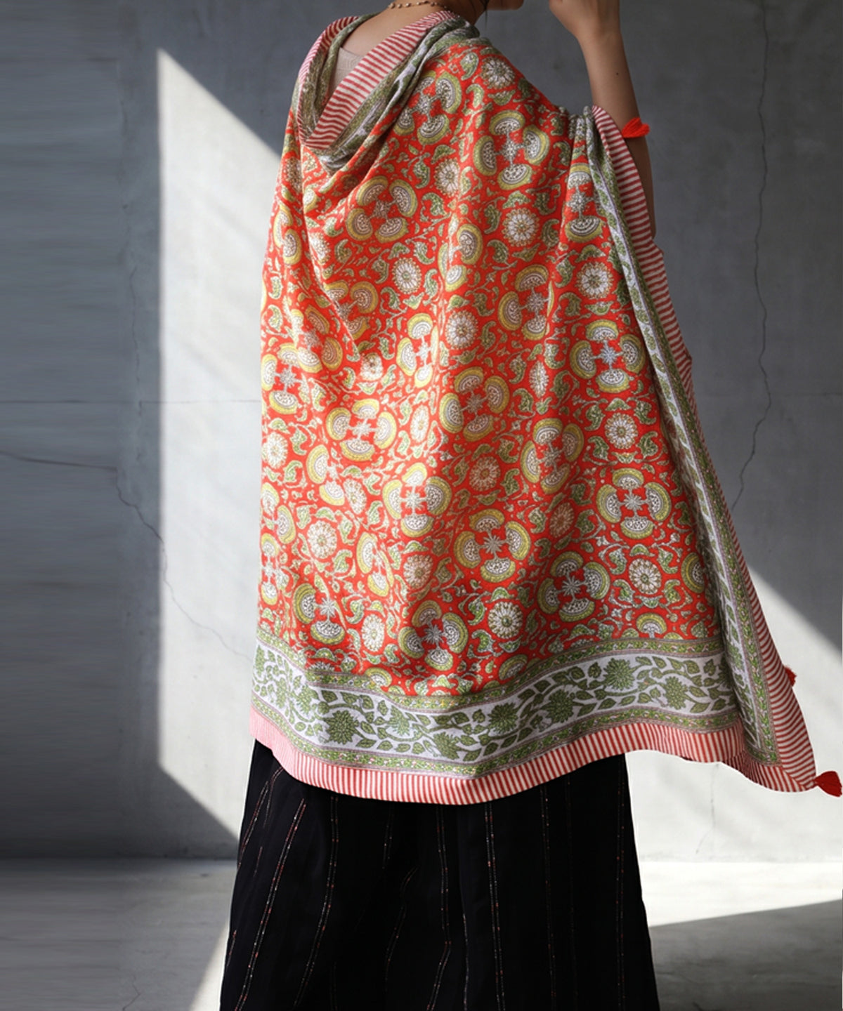NUUUII Large-Size Botanical Print 100% Cotton Stole With Tassels Ladies