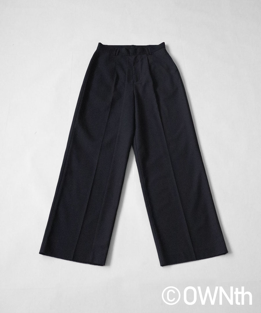 Asymmetry Design Tuck Pants Unisex