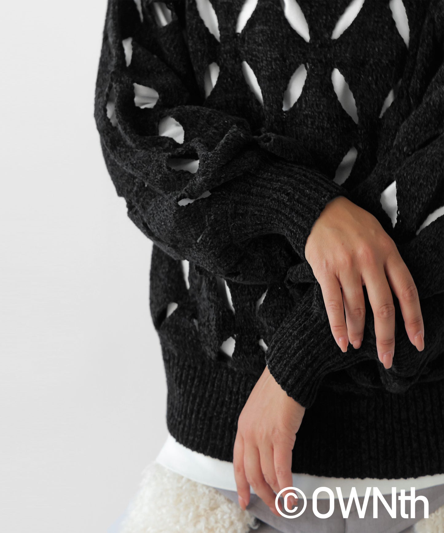 OWNth Diamond Pattern Cutout Crew Neck Knit Tops Ladies