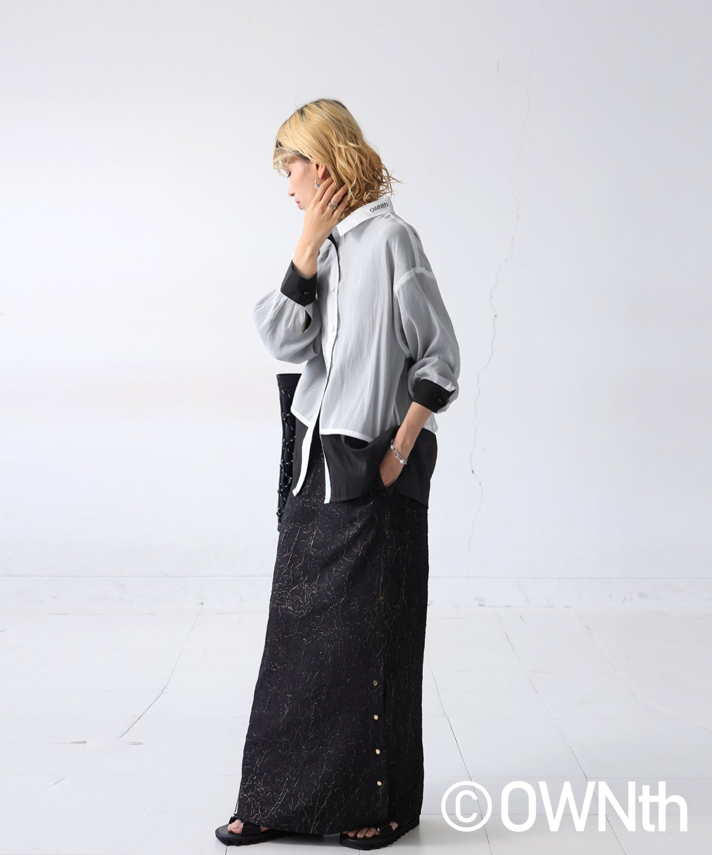 Ladies Bicolor Logo Embroidery 2-Way Shirt