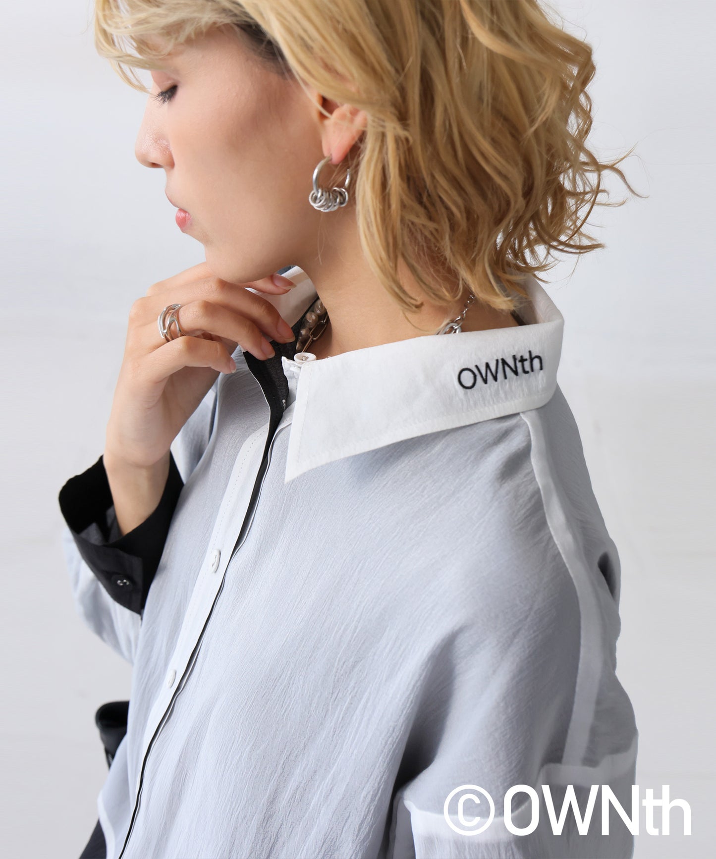 Ladies Bicolor Logo Embroidery 2-Way Shirt
