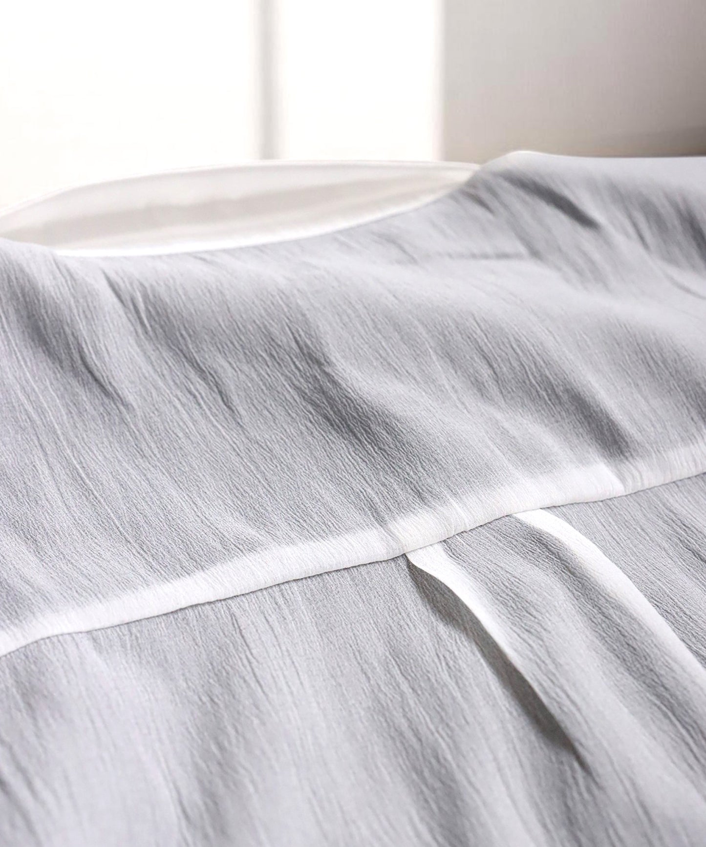 Ladies Bicolor Logo Embroidery 2-Way Shirt