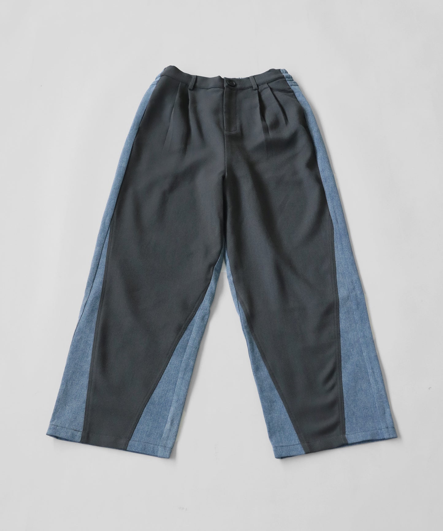 Bicolor denim docking Tapered pants Unisex