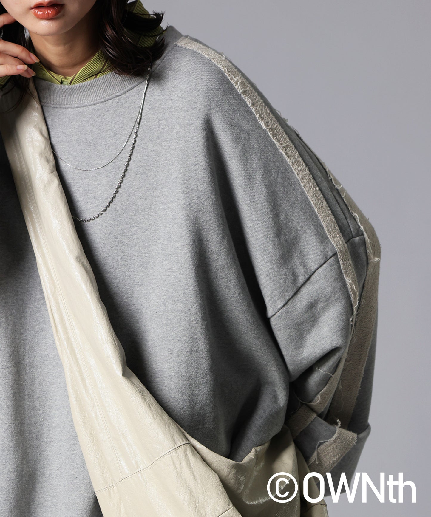 OWNth Color-Scheme Line Sweatshirt Ladies