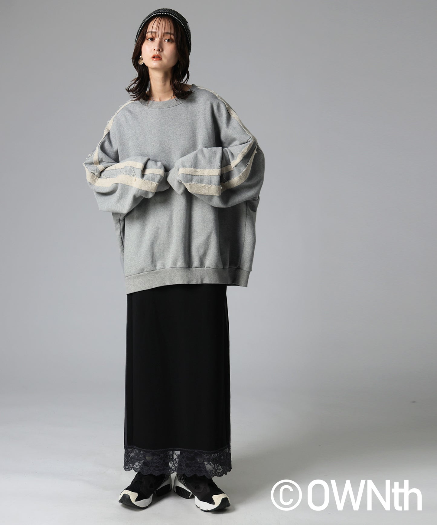 OWNth Color-Scheme Line Sweatshirt Ladies