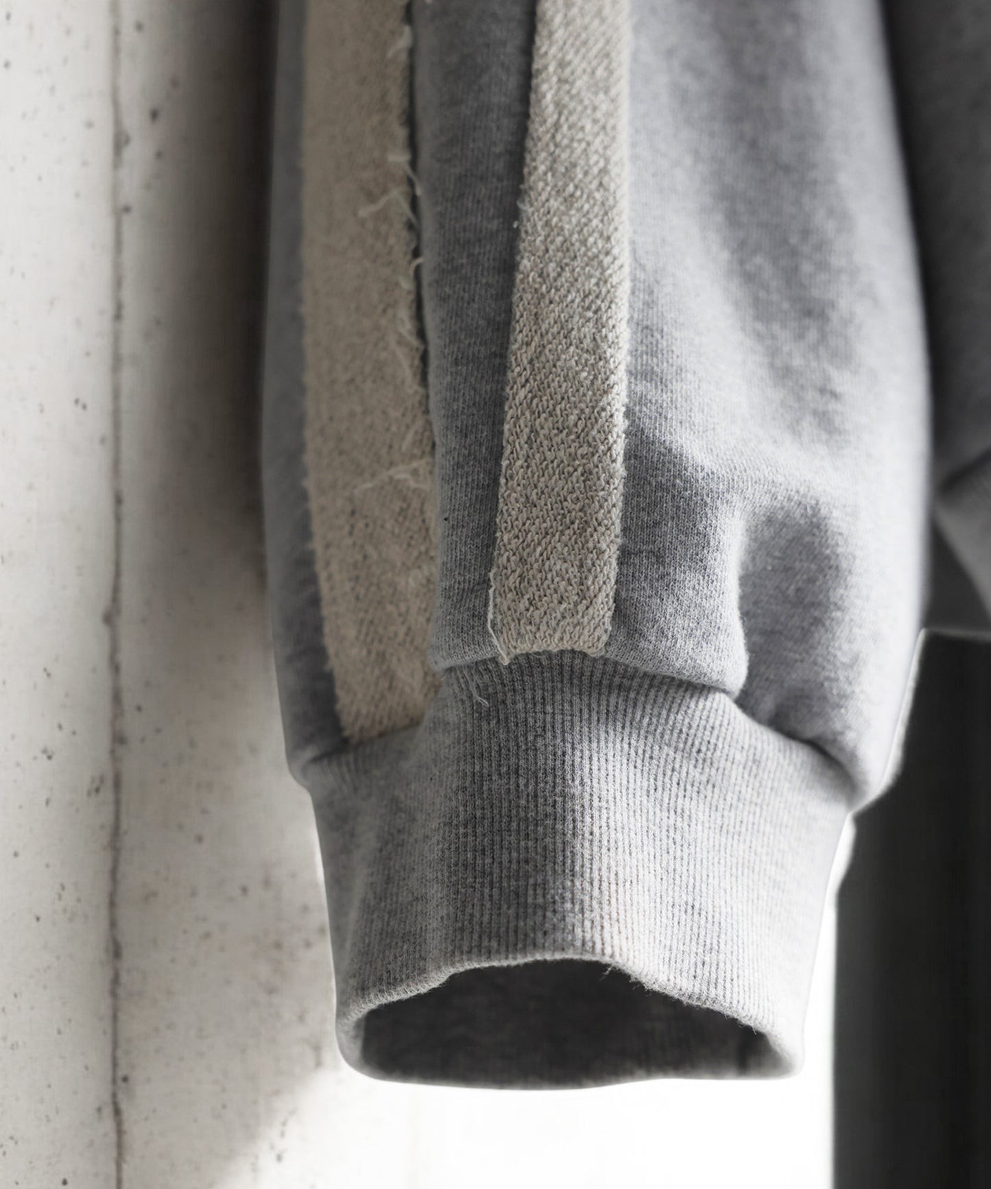 OWNth Color-Scheme Line Sweatshirt Ladies