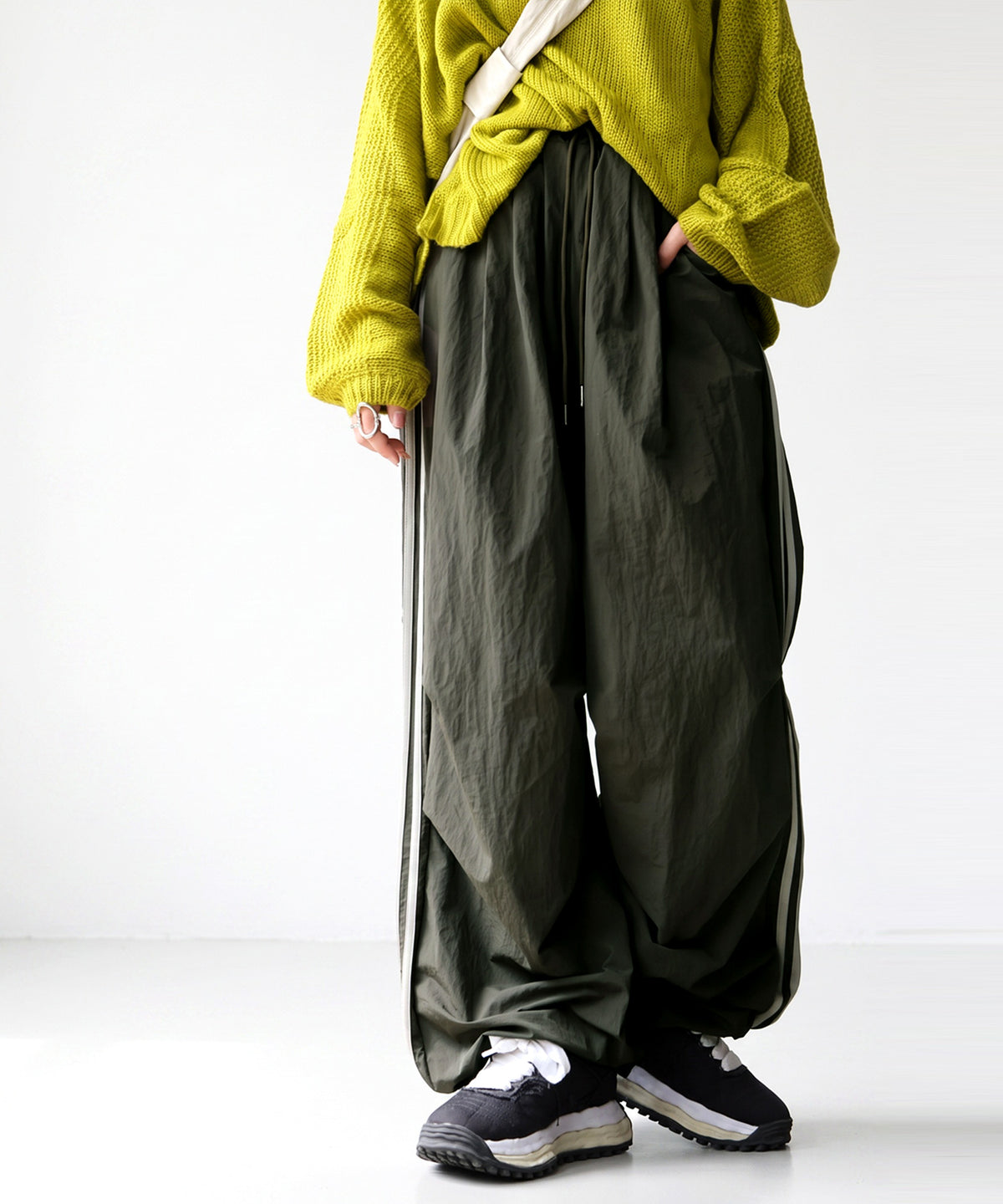 OWNth Color-Blocked Double-Line Wide-Leg Pants Ladies