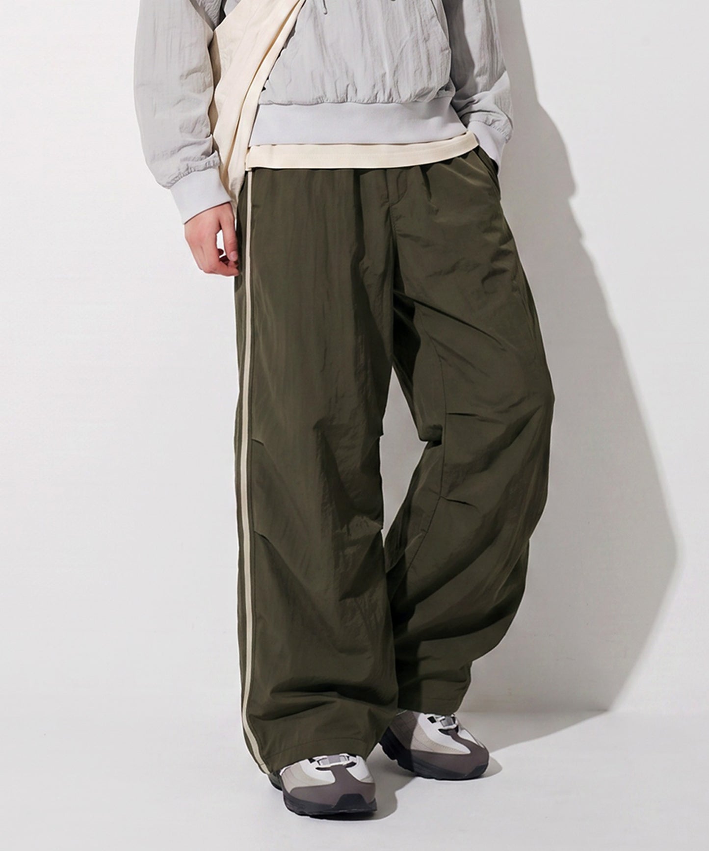 OWNth Color-Blocked Double-Line Wide-Leg Pants Men’s