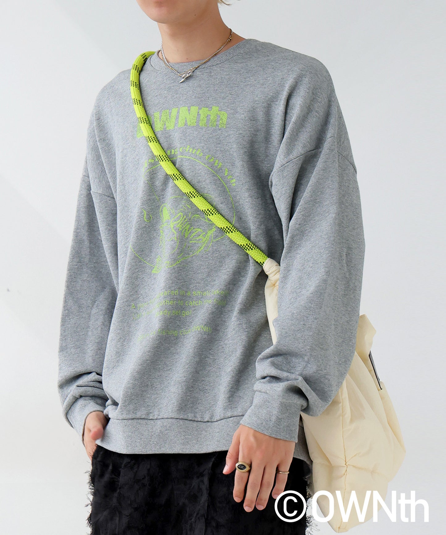 "Fishing Club Ownth" Crack Print Over Crew Neck Pullover Unisex