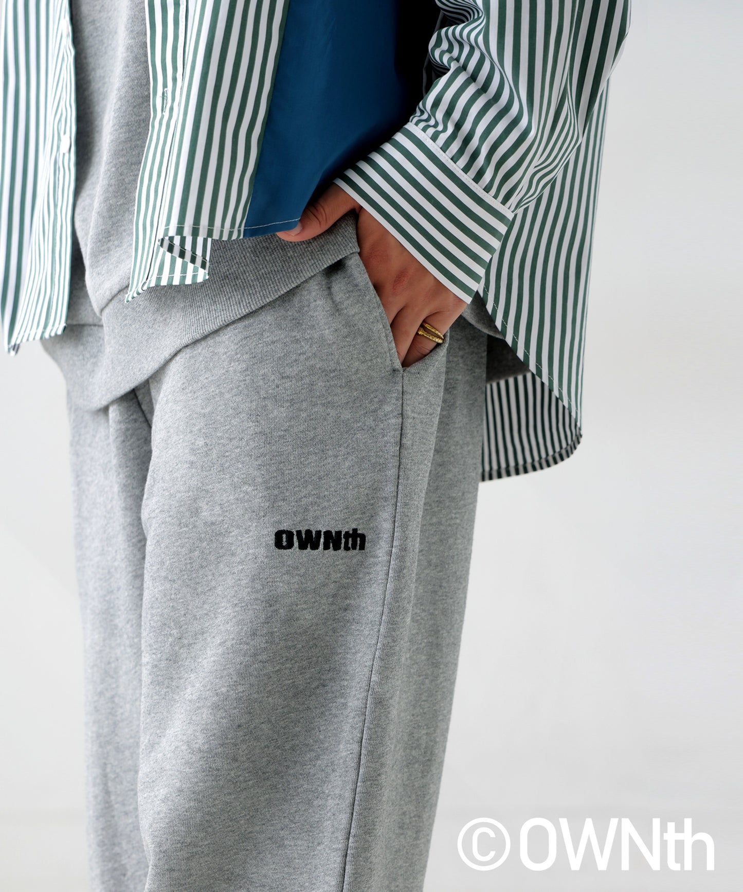 Shrink chip code design "OWNth" logo sweat pants Unisex