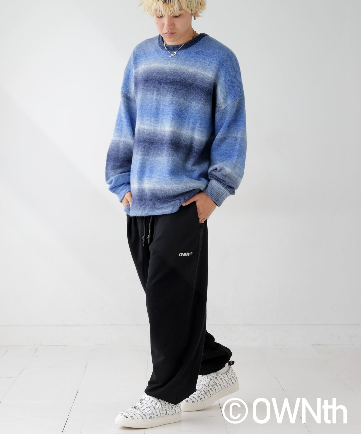 Gradation crew neck knit Unisex