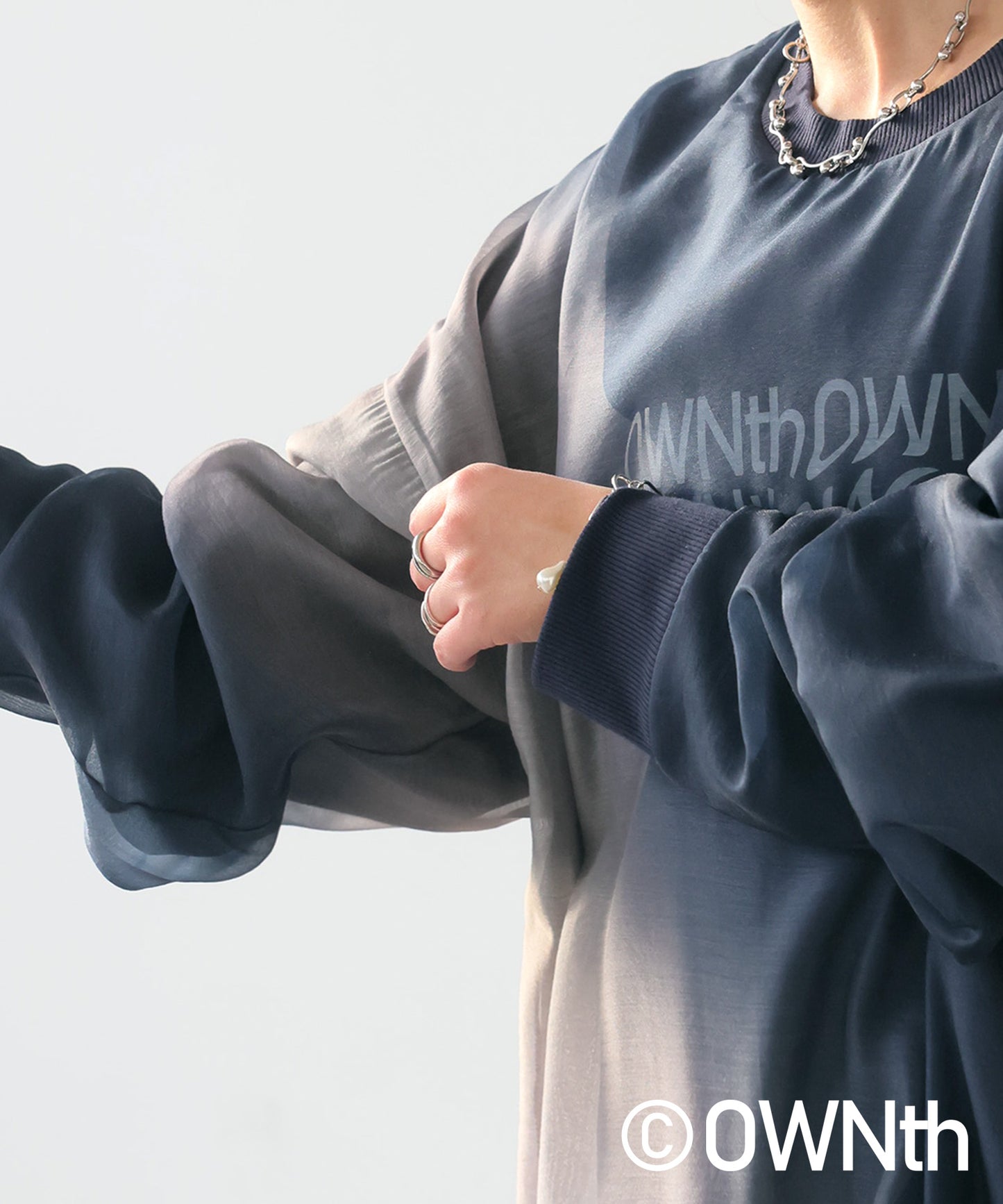 Gradation Sheer Layered Logo Pullover Ladies