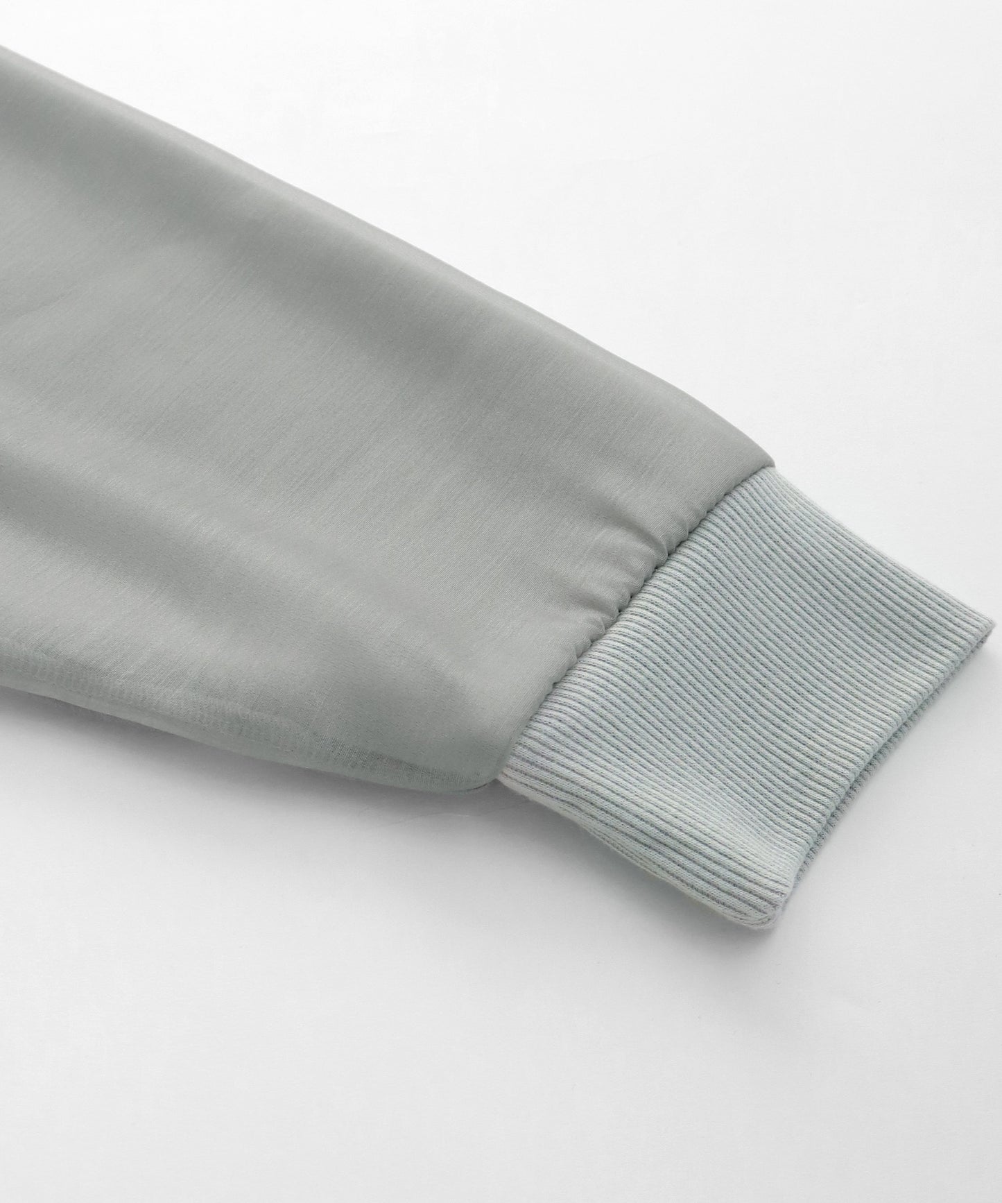 Gradation Sheer Layered Logo Pullover Ladies