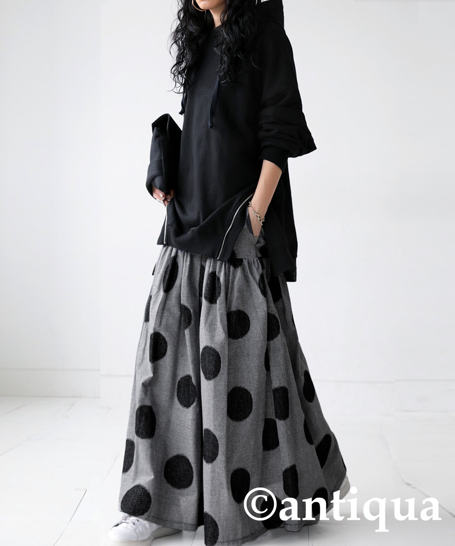 Dot pattern flare skirt Ladies