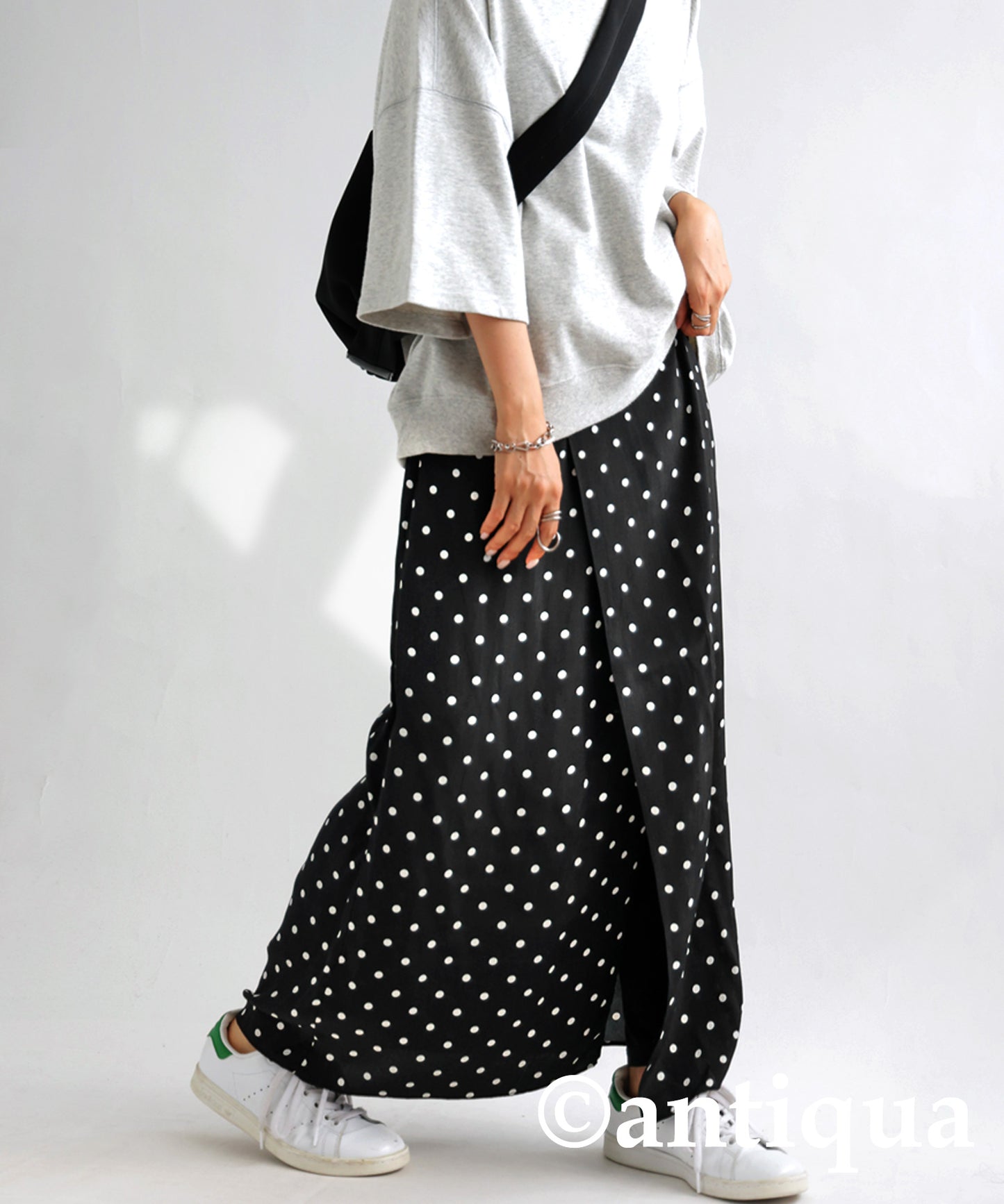 Dot pattern tight skirt Ladies