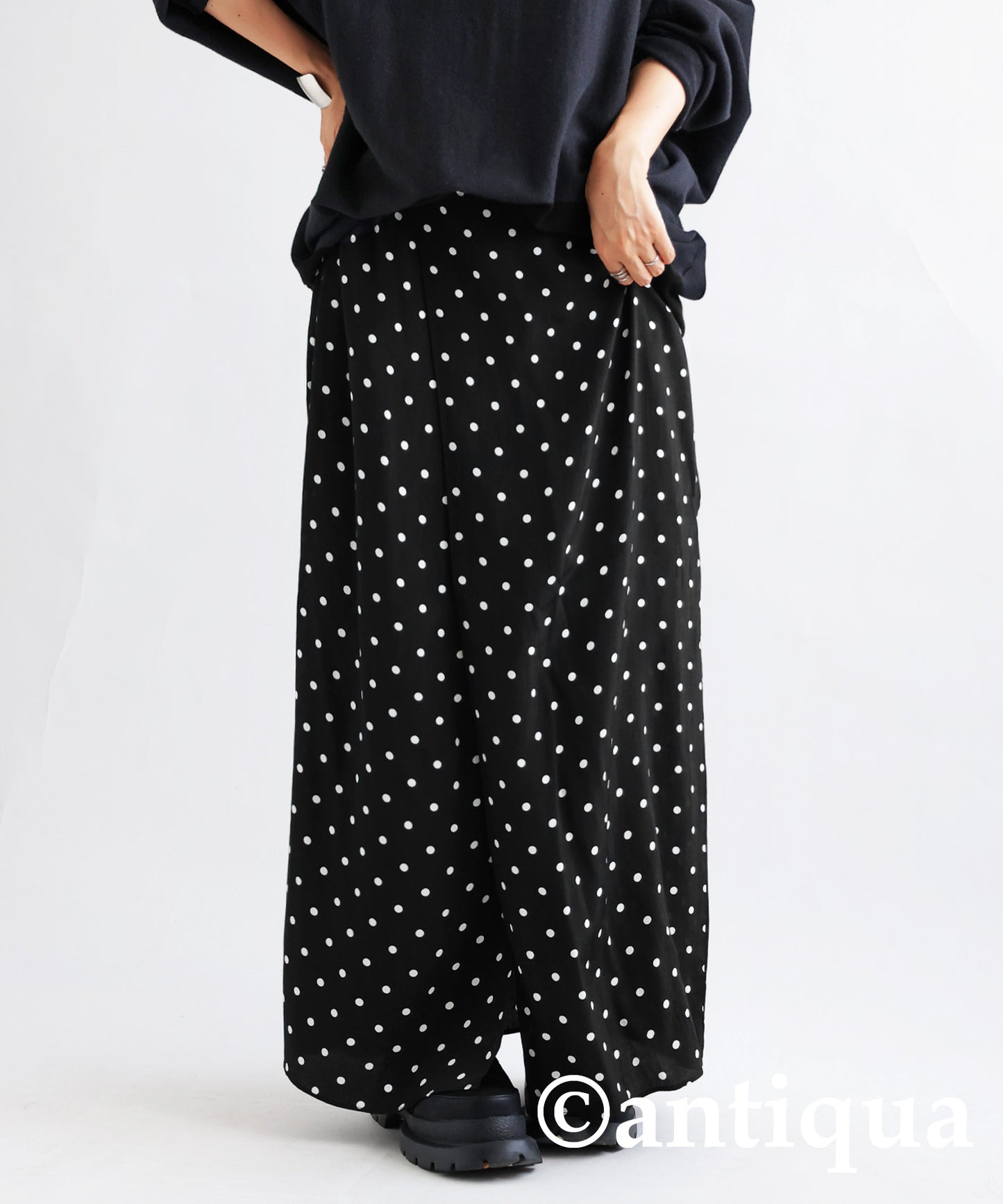 Dot pattern tight skirt Ladies