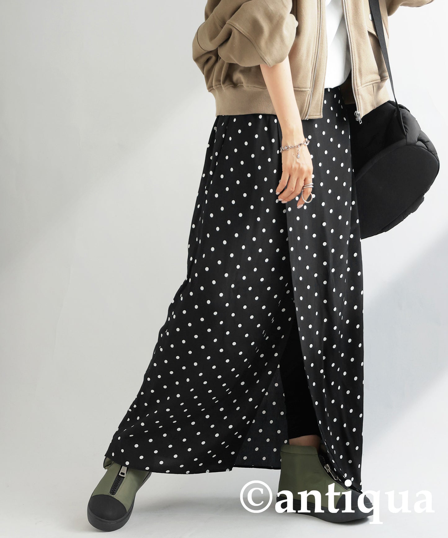 Dot pattern tight skirt Ladies