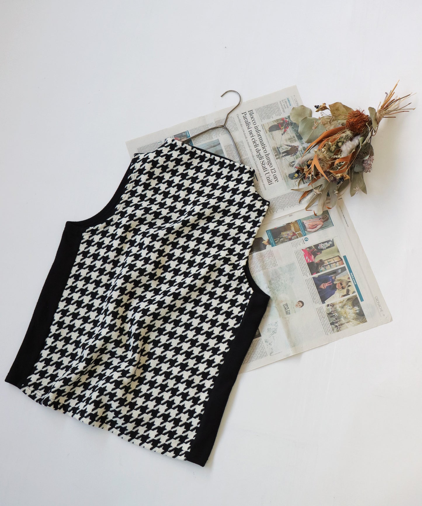 Houndstooth pattern knit vest Ladies