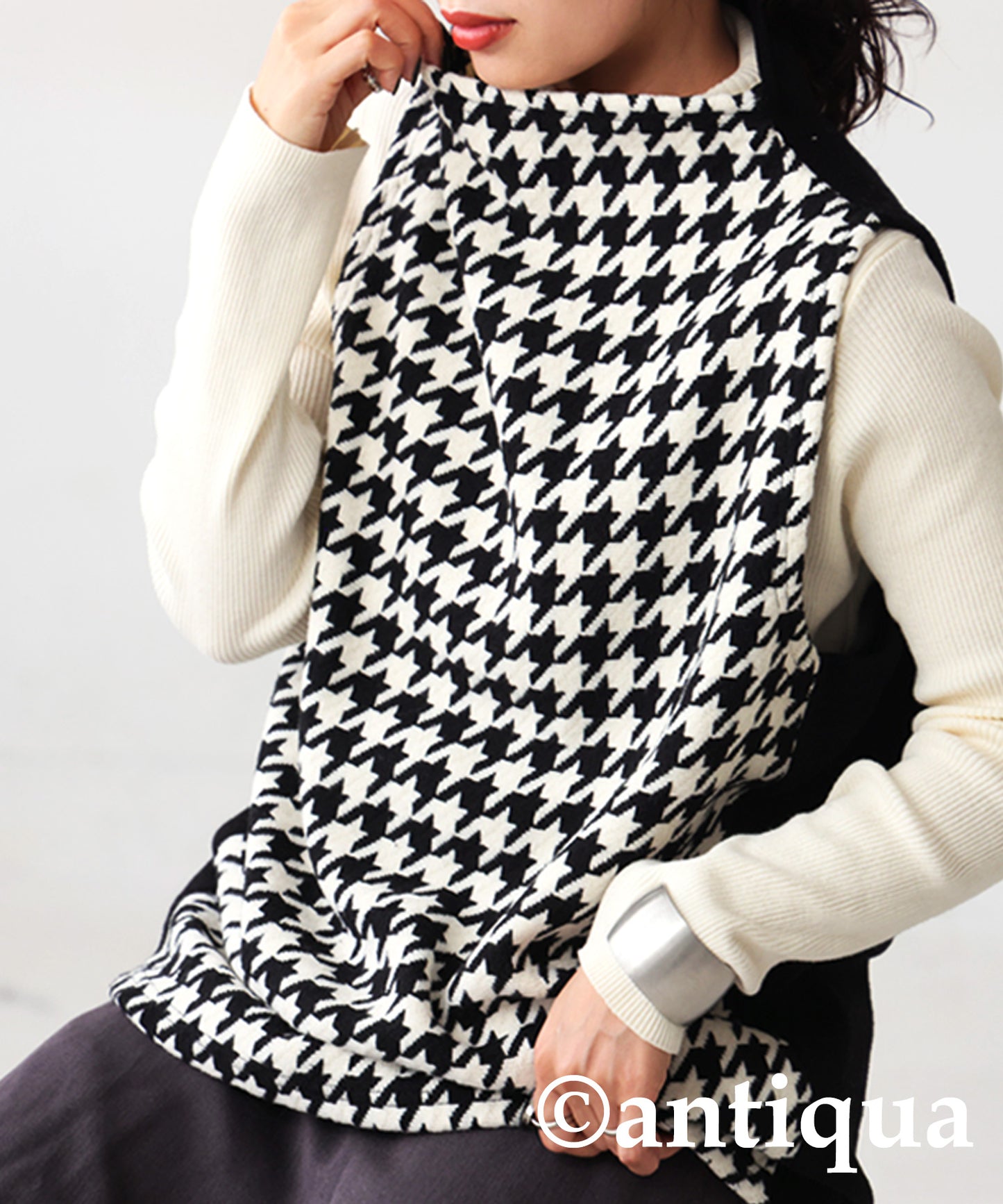 Houndstooth pattern knit vest Ladies