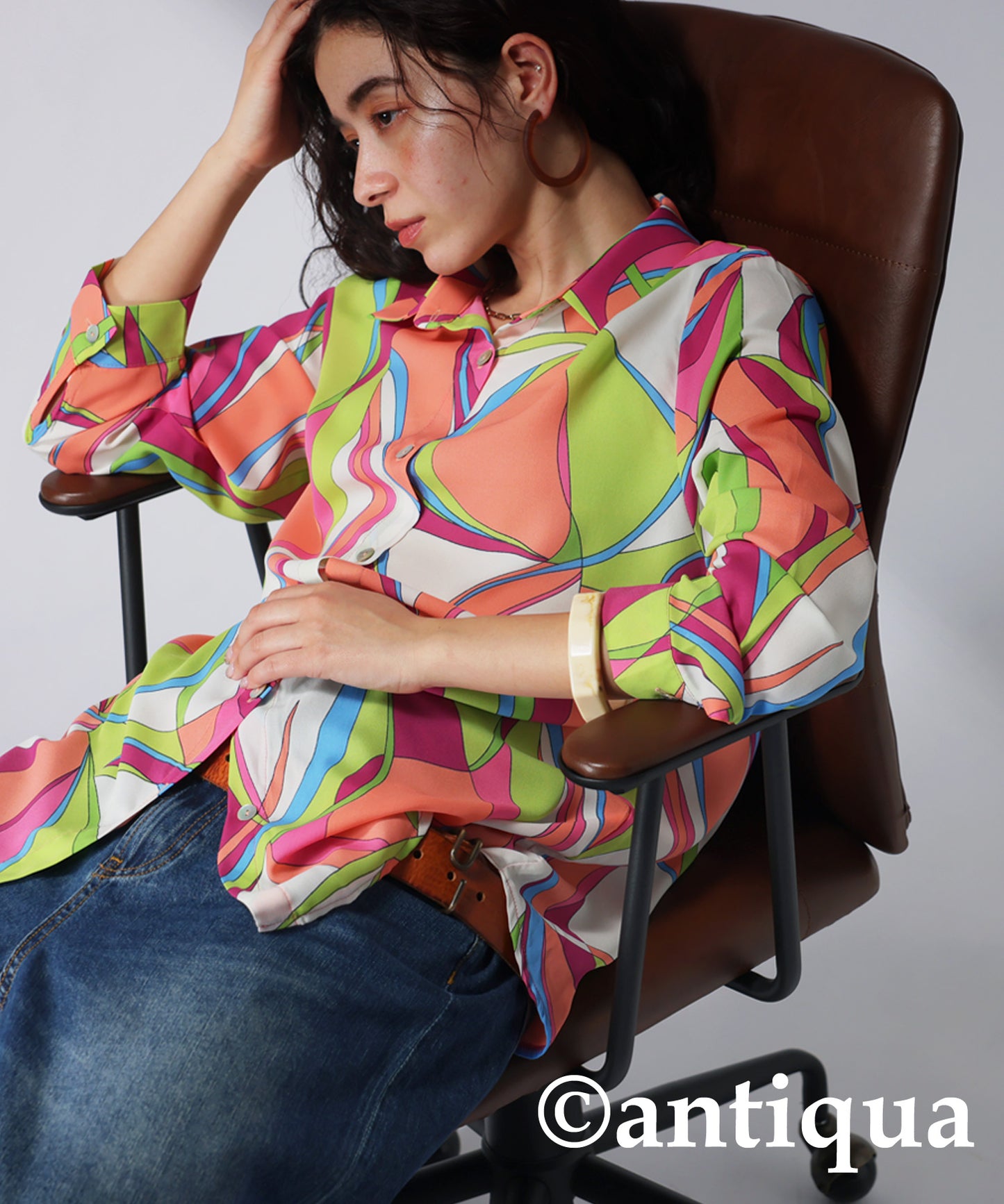 Retro pattern shirt Ladies