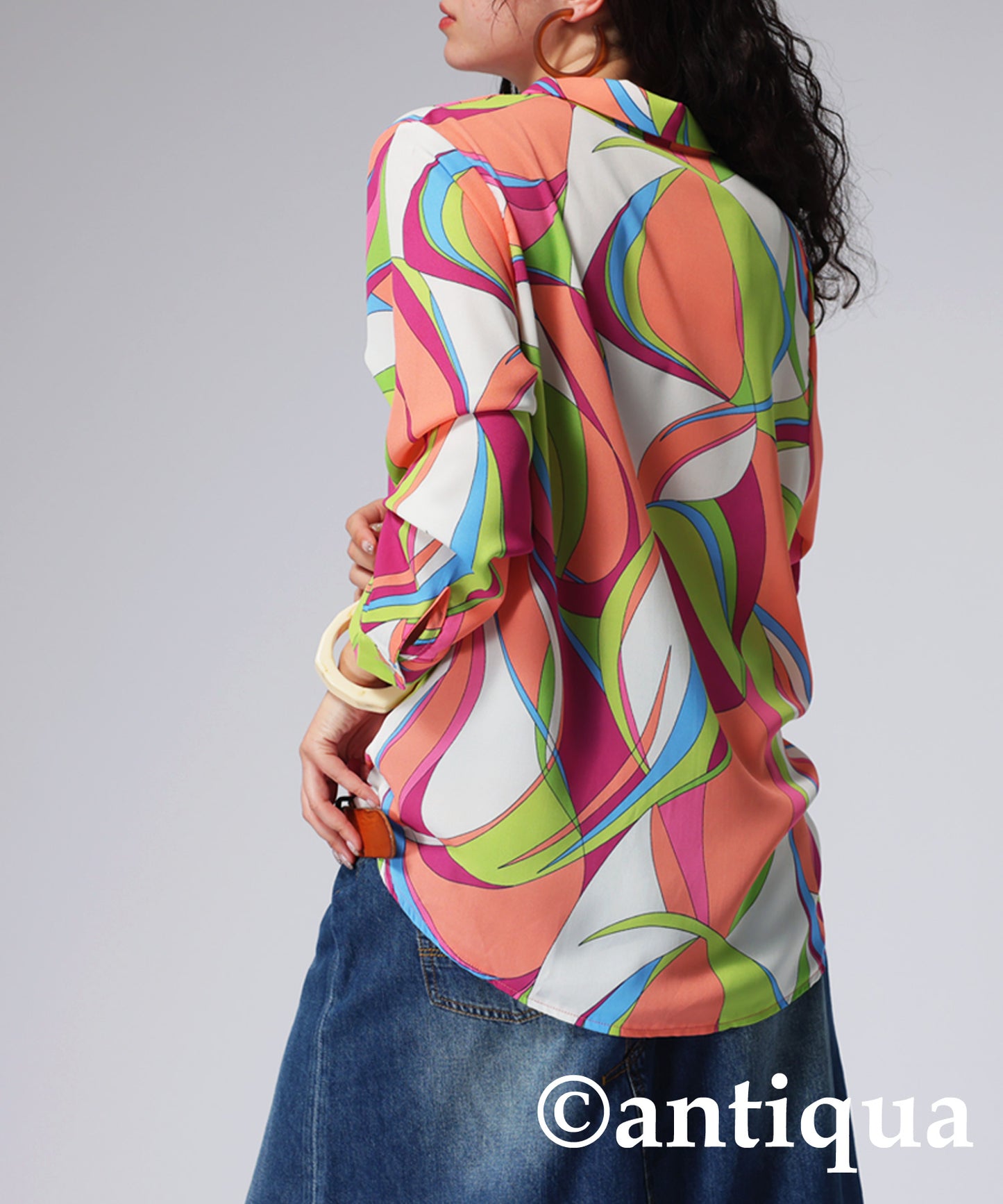 Retro pattern shirt Ladies