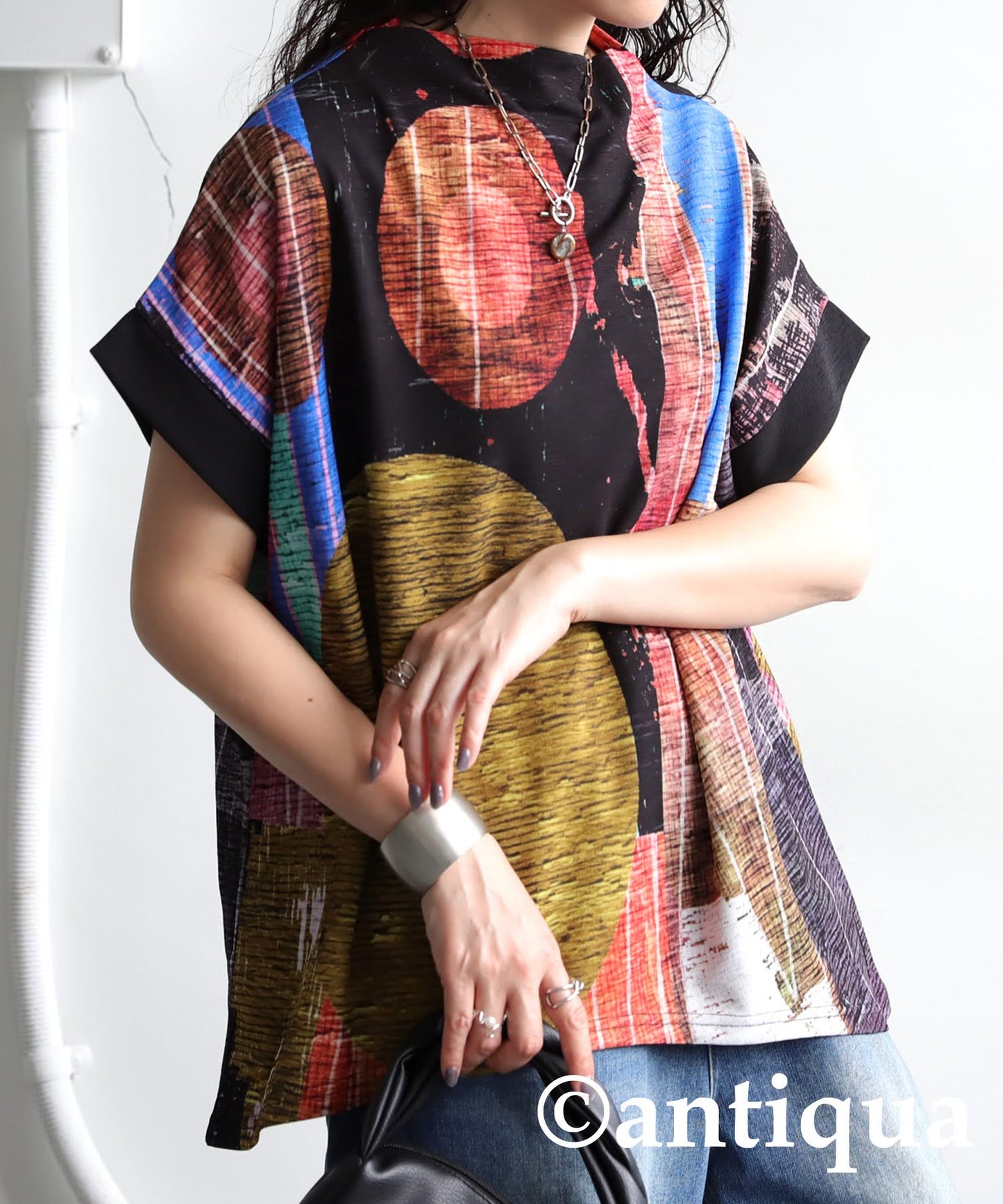 Ladies Modern Art Top