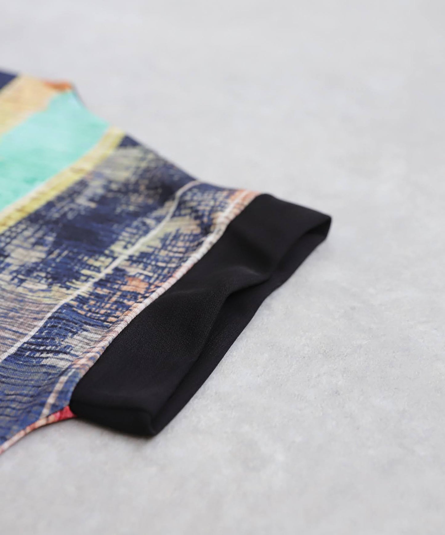 Ladies Modern Art Top