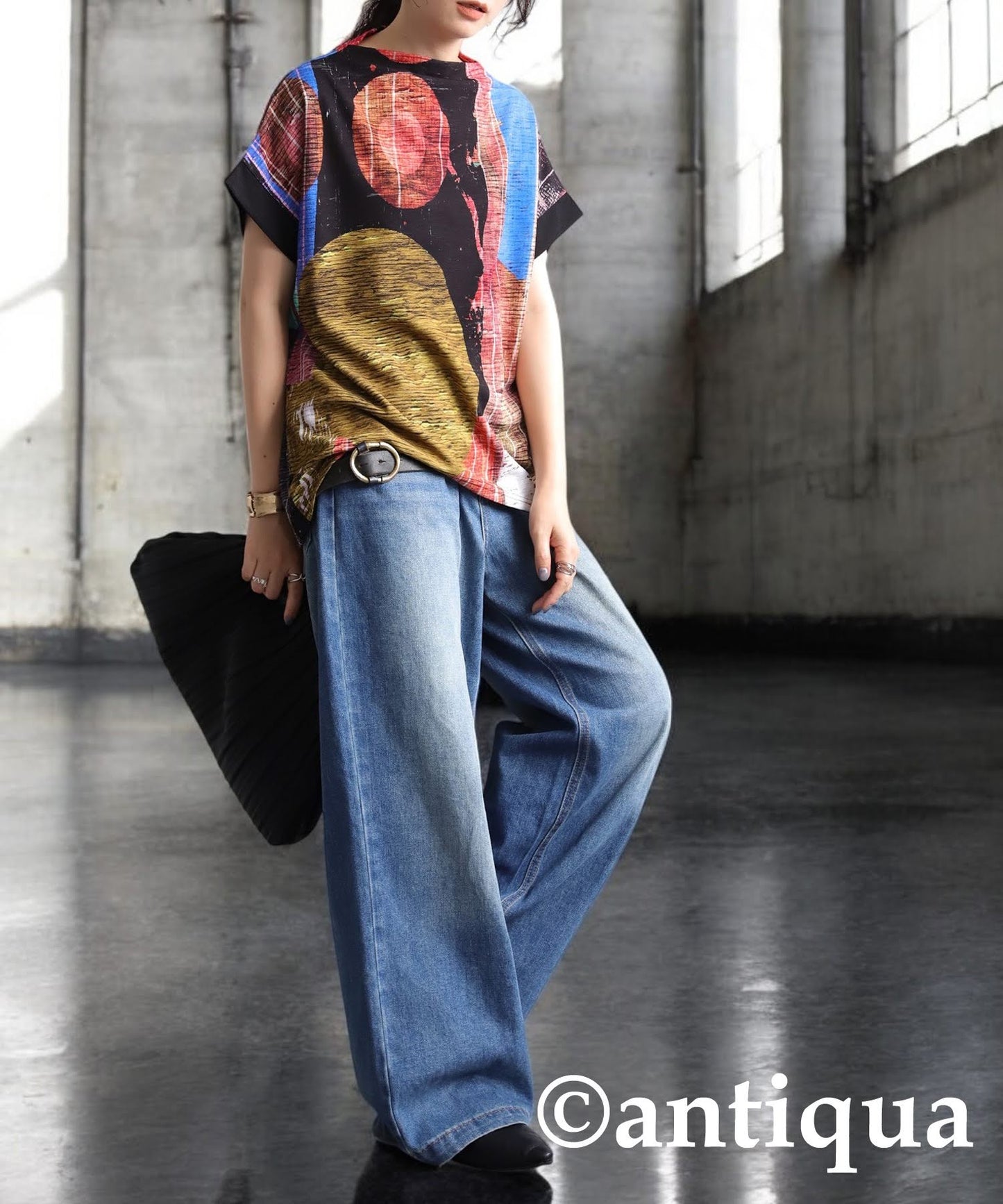 Ladies Modern Art Top