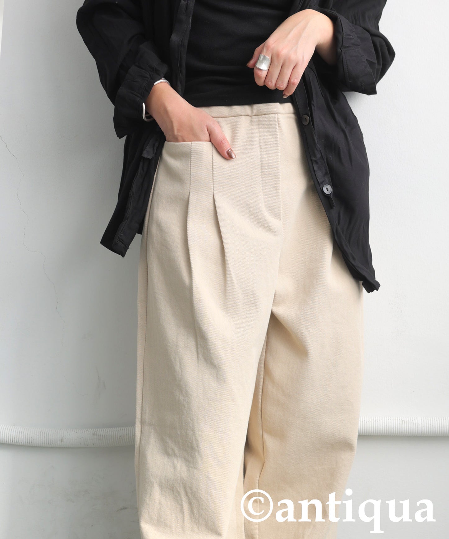 Tuck Design Pants Ladies