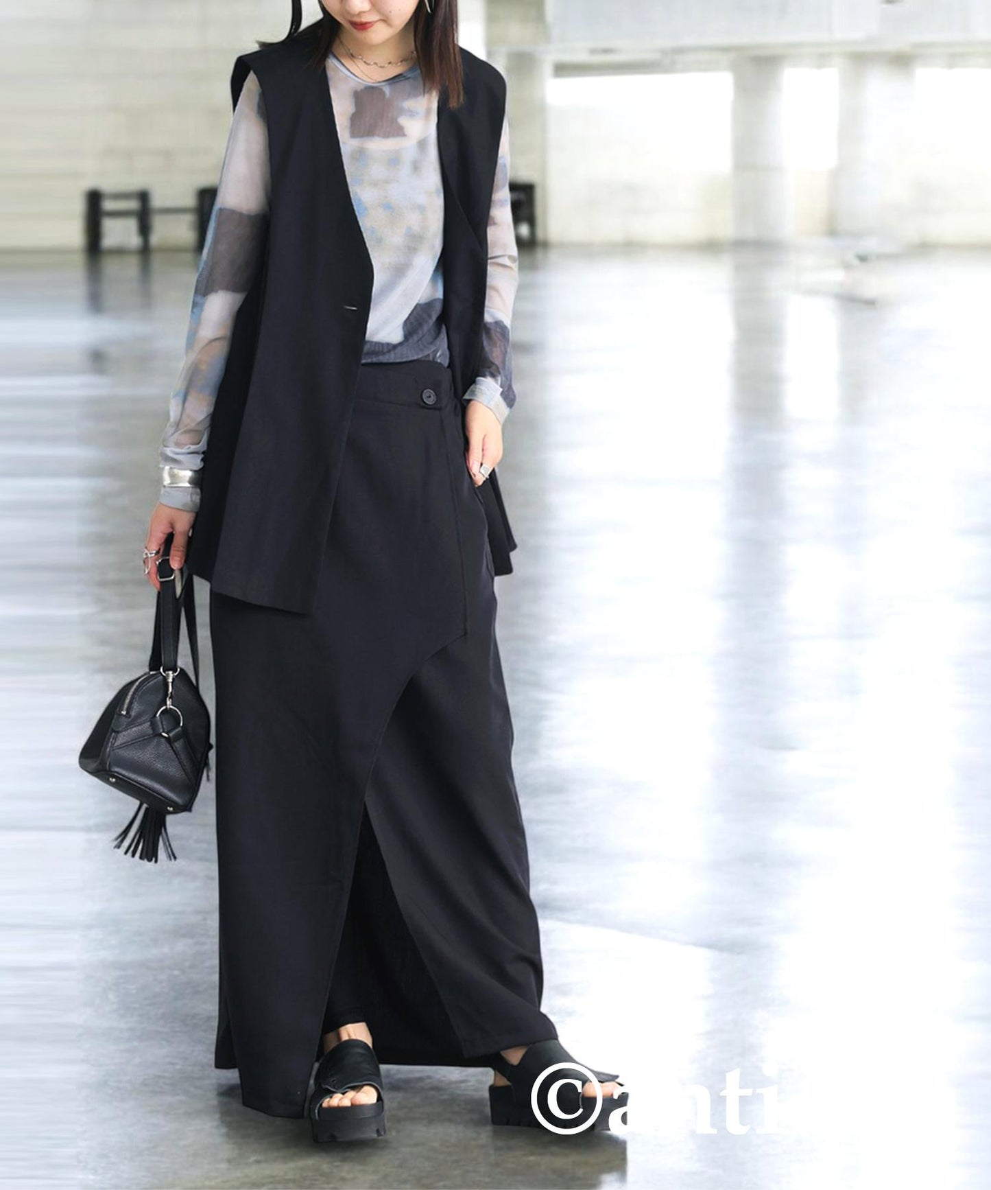 Ladies Slit Design Skirt