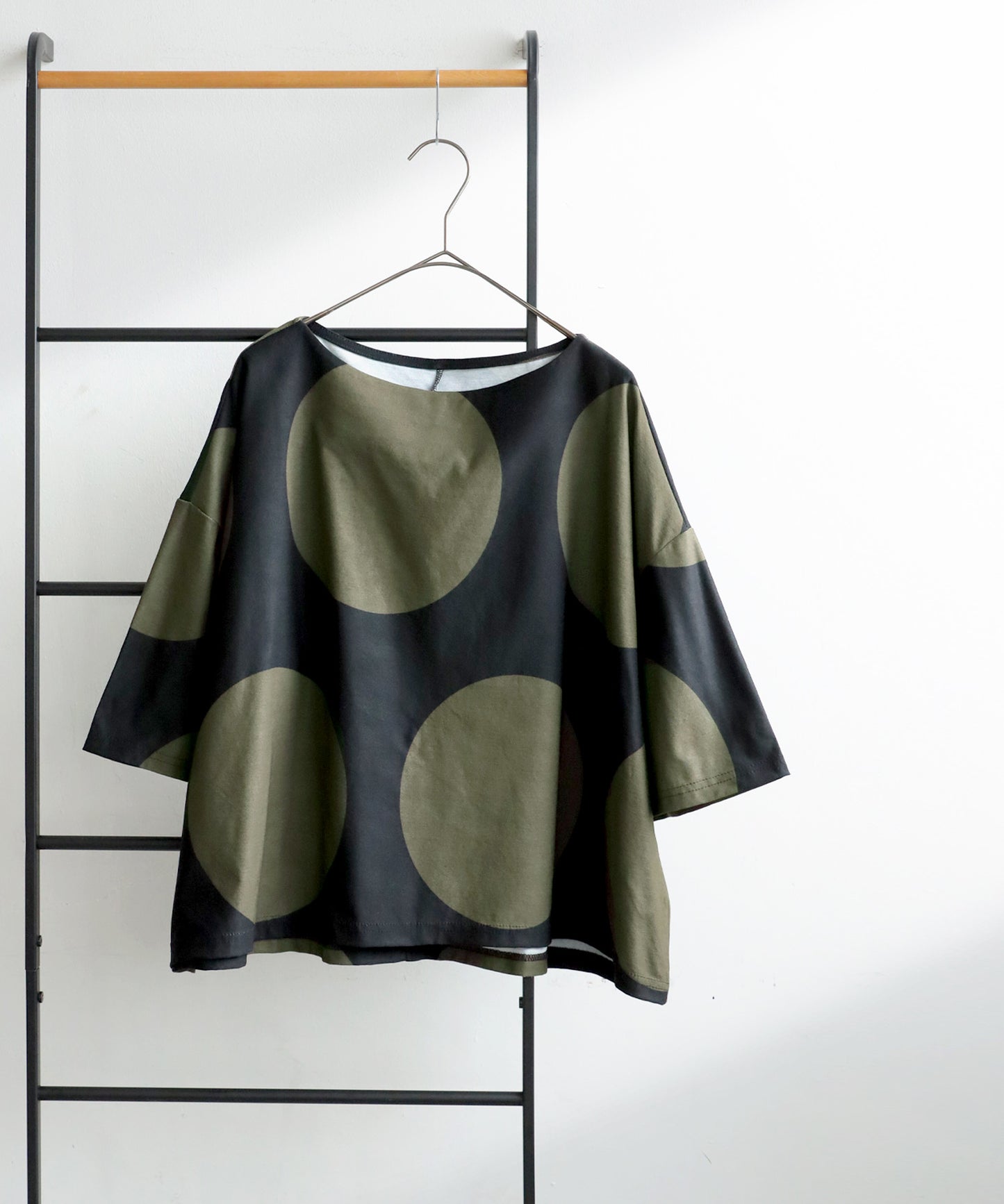 Ladies Polka Dot Half Sleeve Top