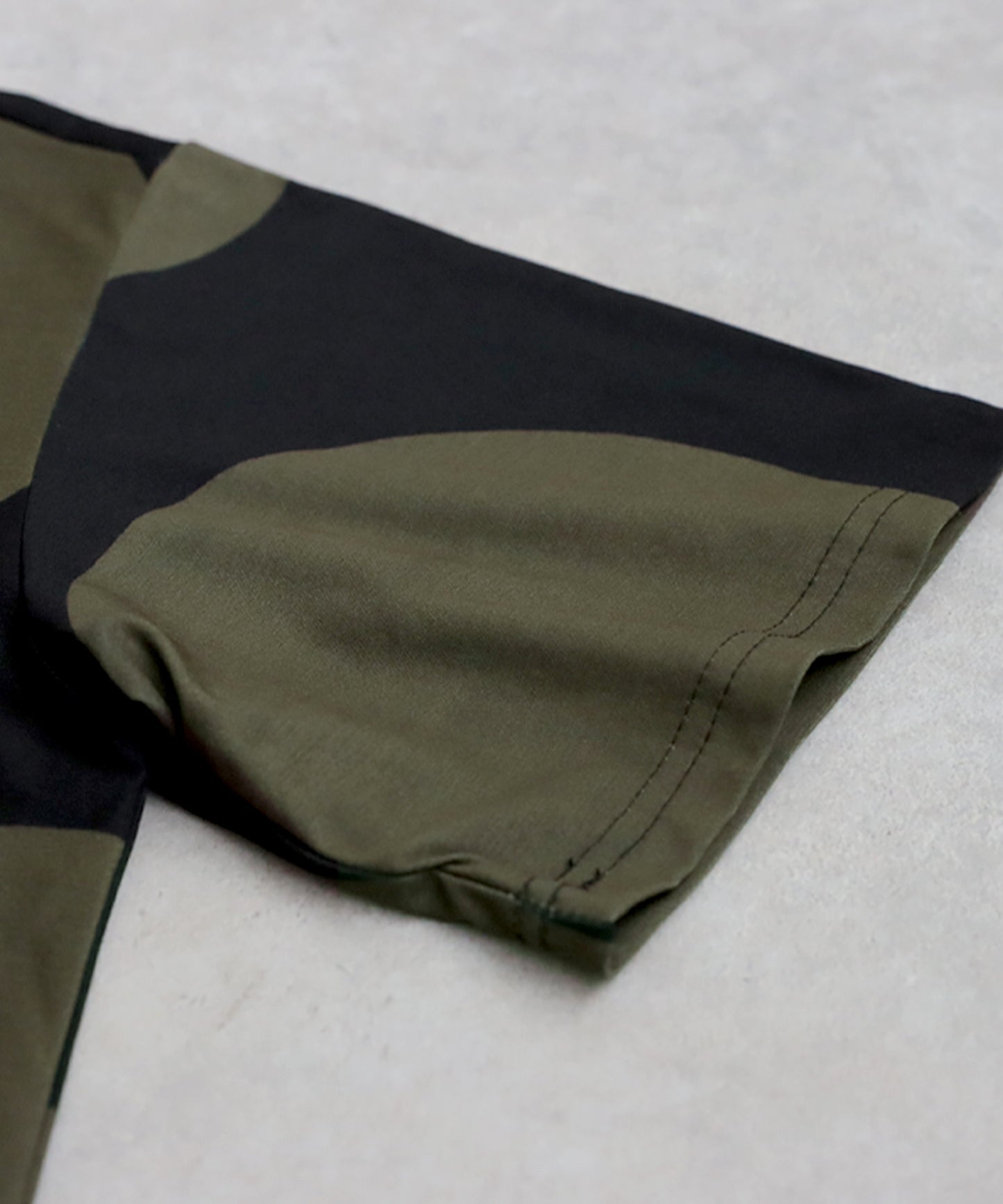 Ladies Polka Dot Half Sleeve Top