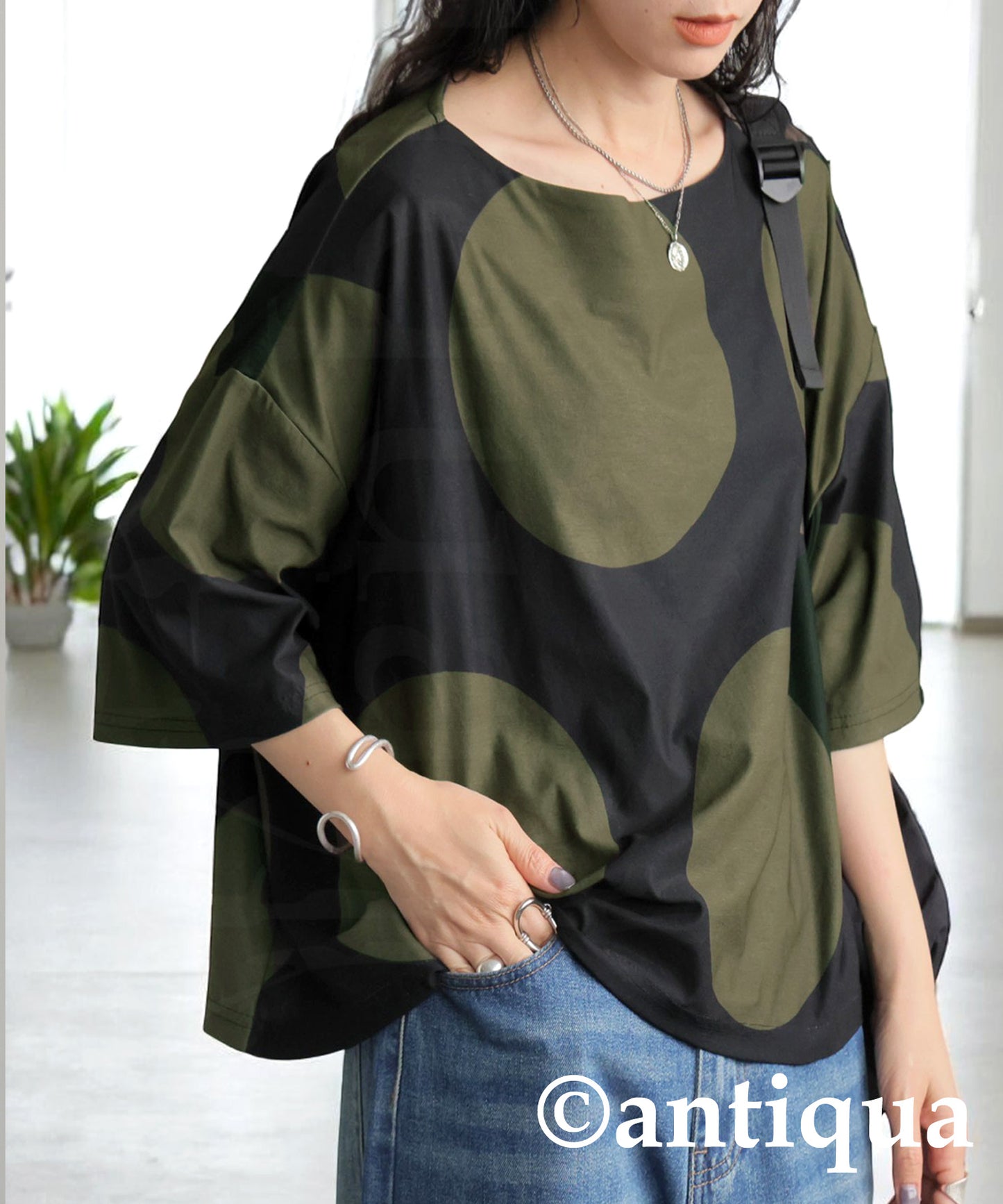 Ladies Polka Dot Half Sleeve Top