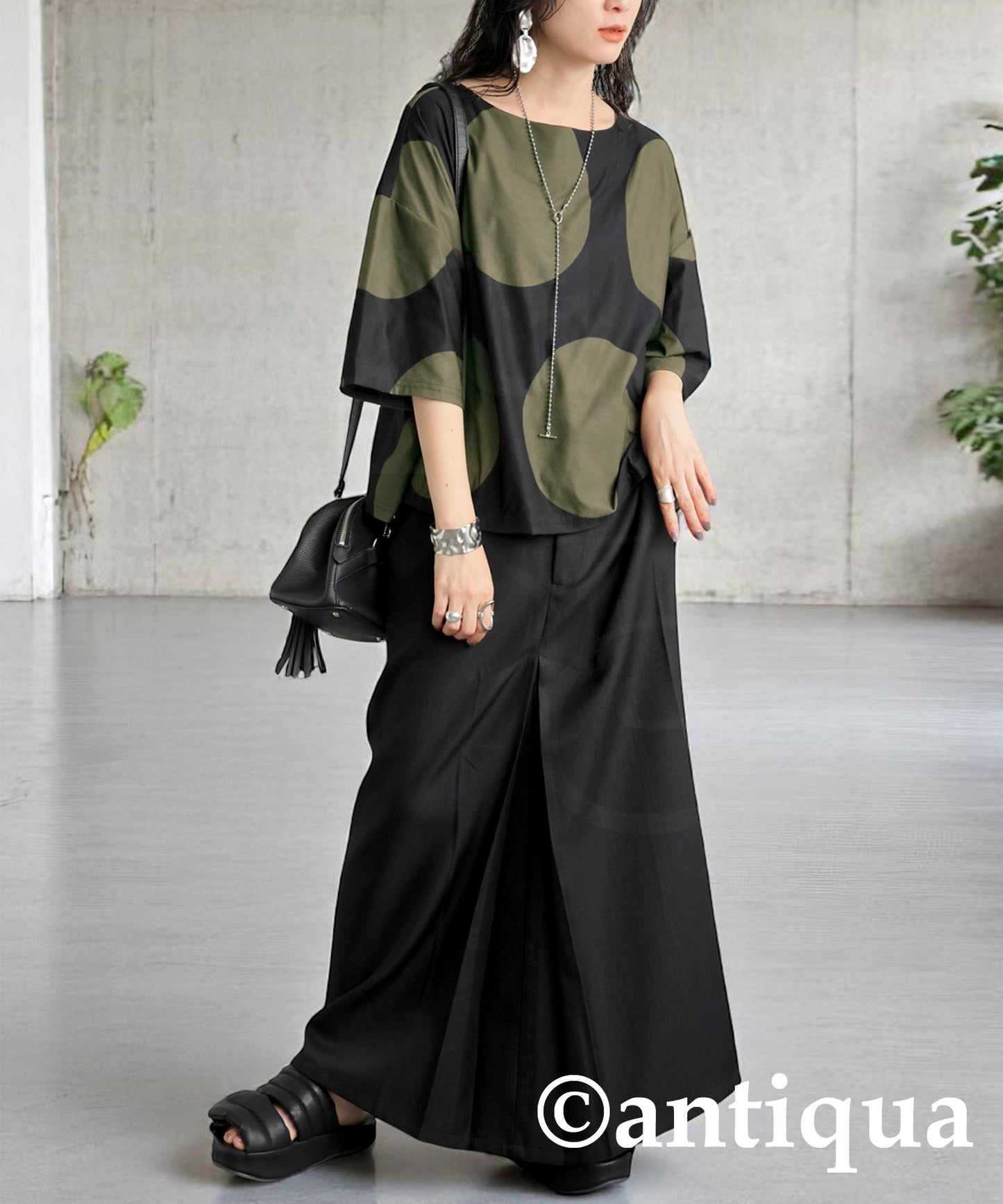 Ladies Polka Dot Half Sleeve Top