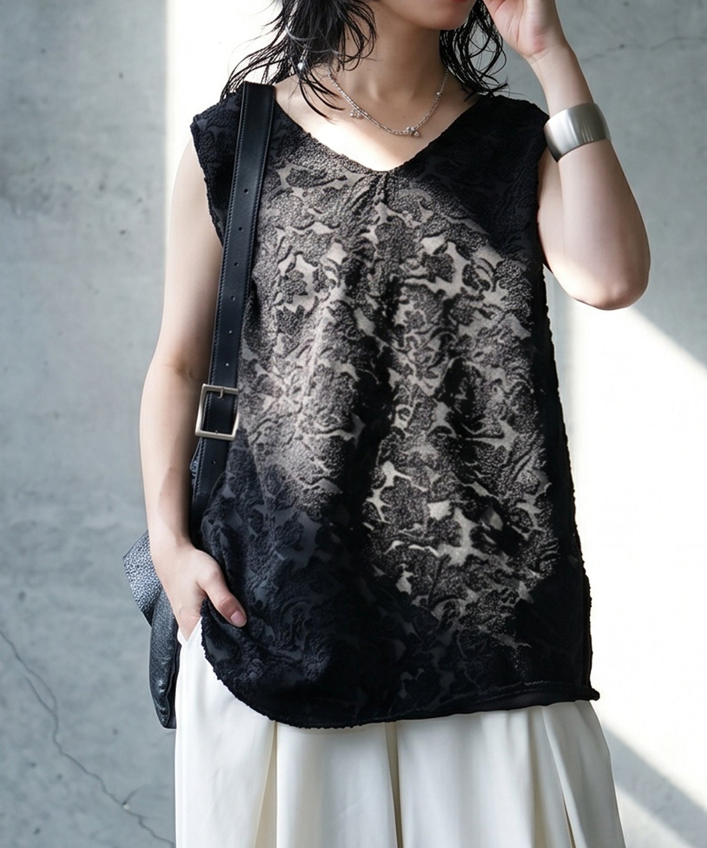 Mixed-Material Floral Layered Lace Tank Top Ladies