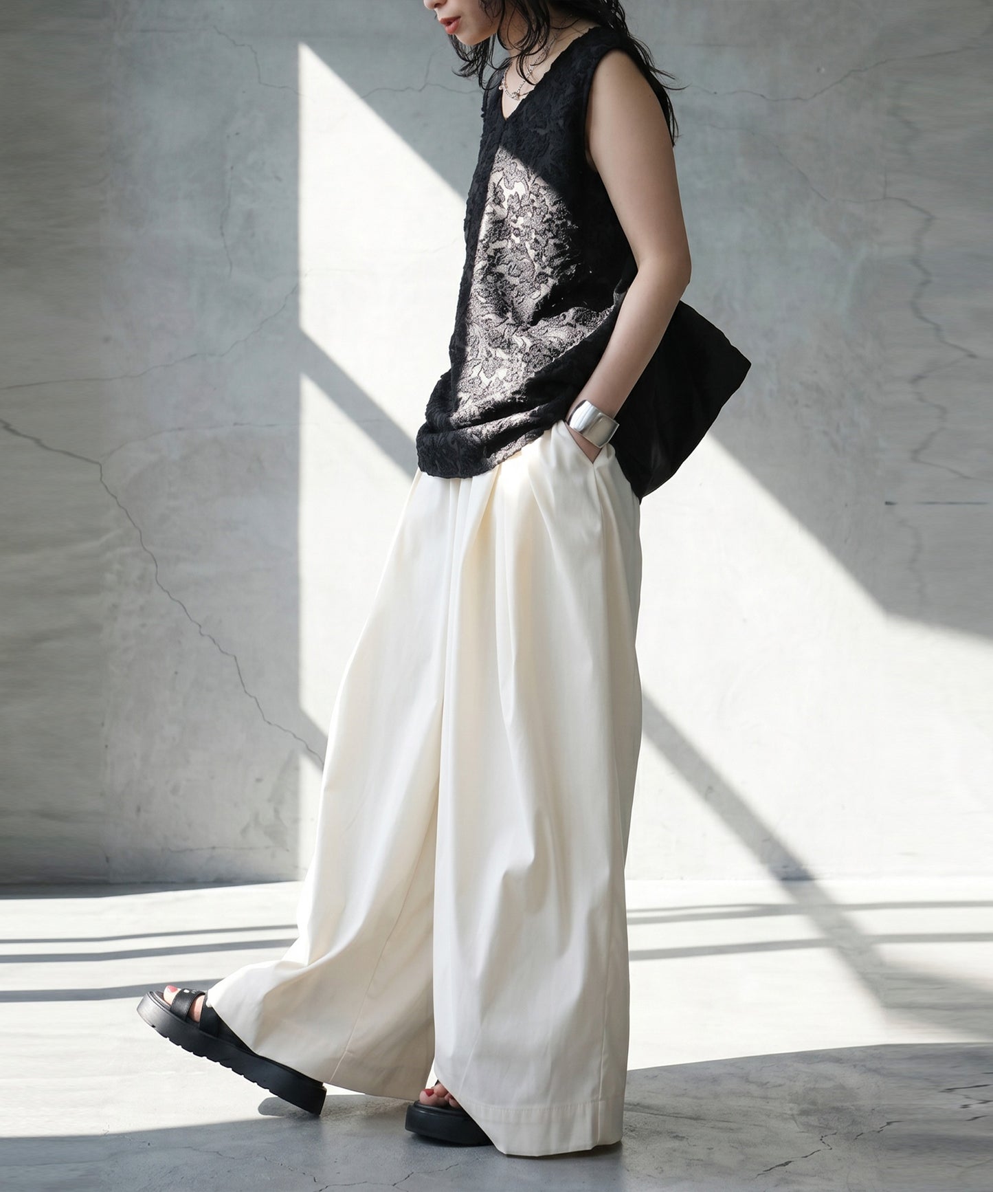 Mixed-Material Floral Layered Lace Tank Top Ladies