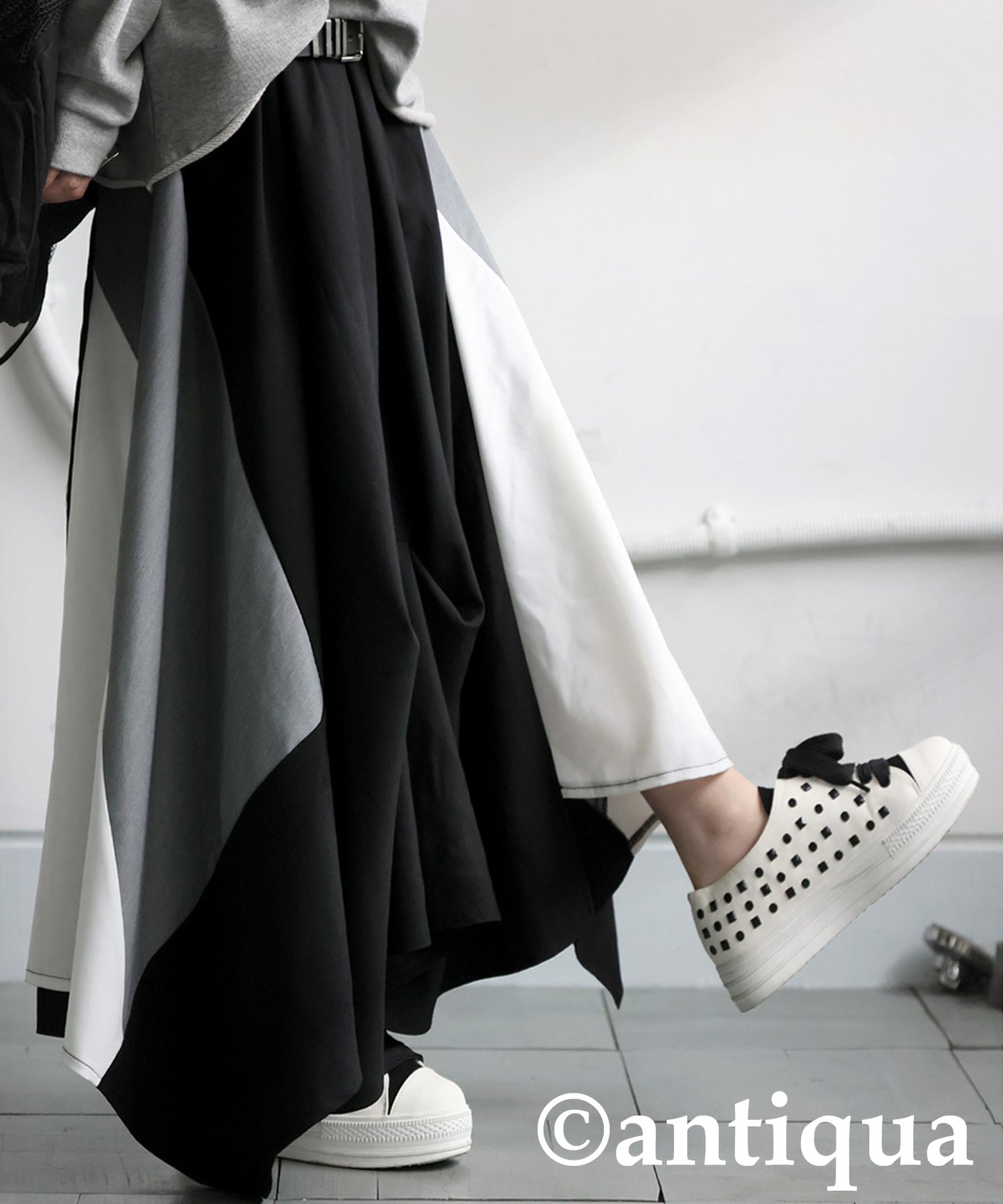 Color-Block Asymmetrical Long Skirt Ladies