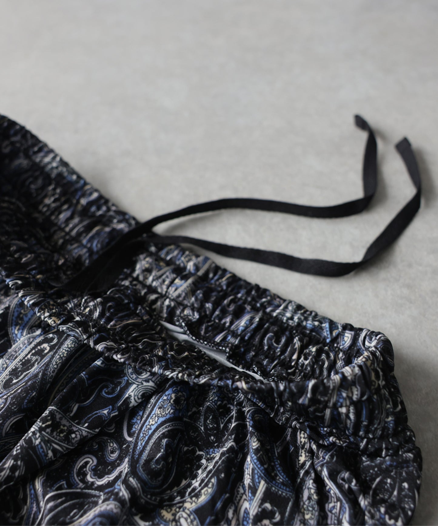 Long, All-Over Paisley Print Wide-Leg Pants Ladies