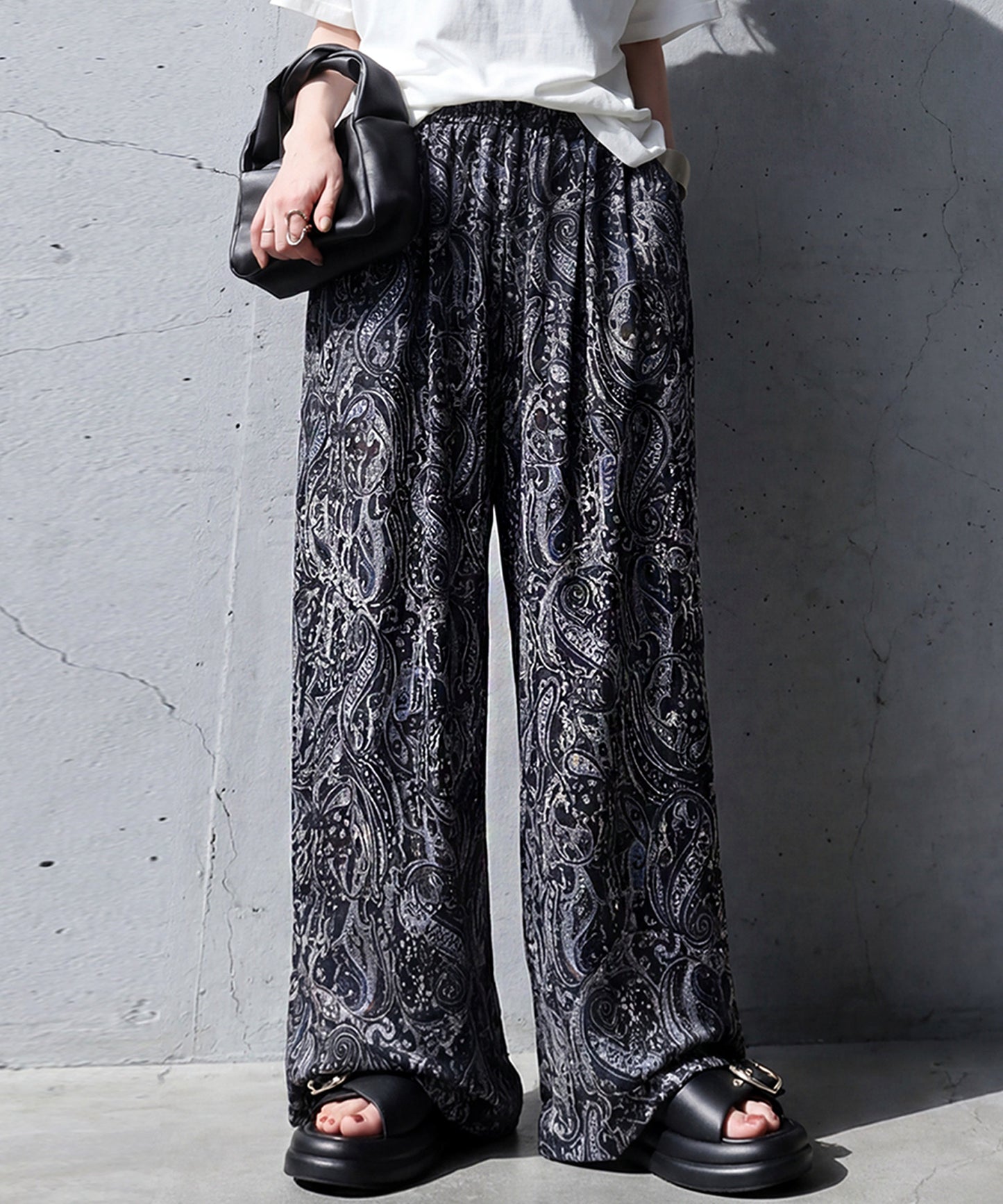 Long, All-Over Paisley Print Wide-Leg Pants Ladies