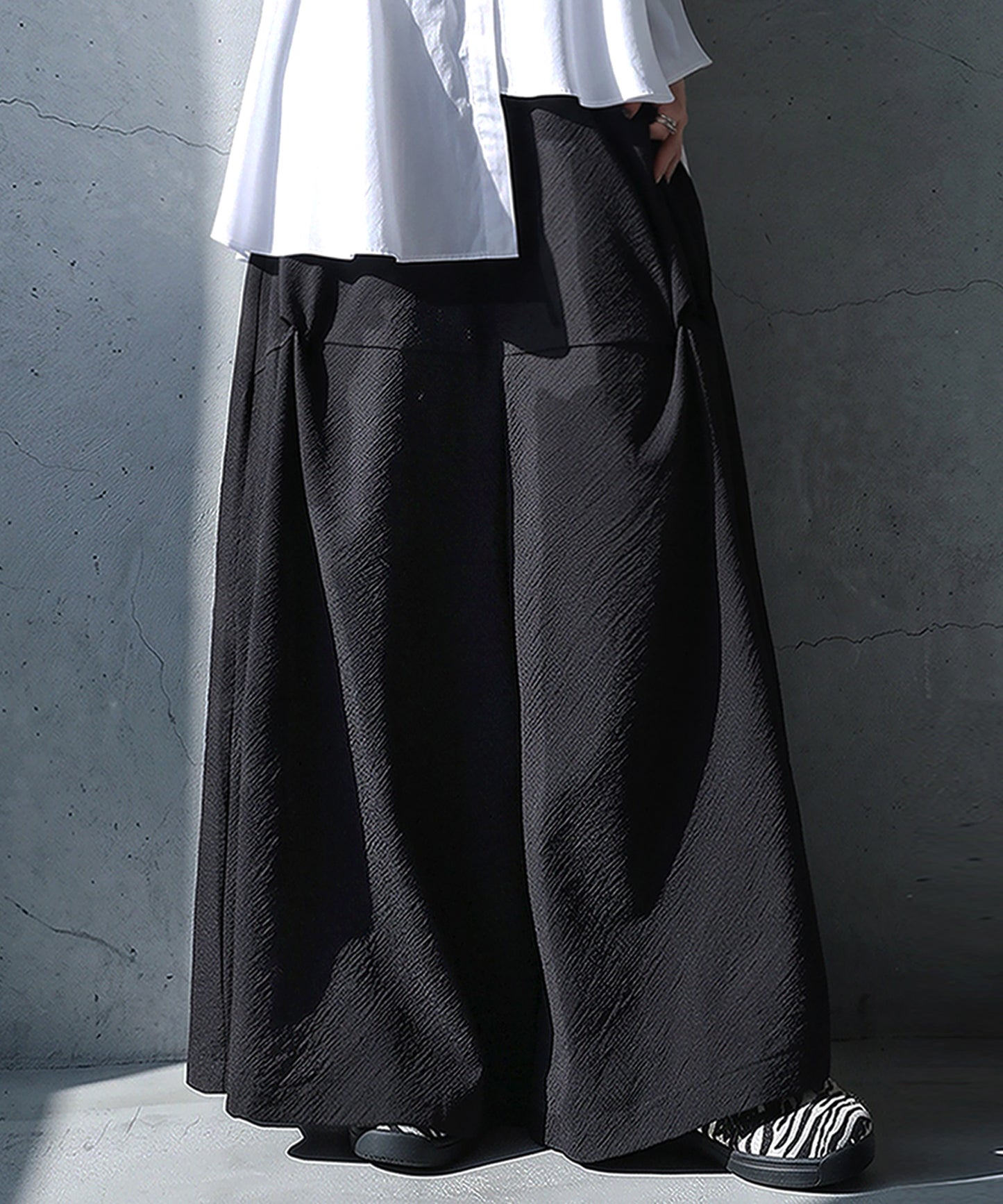 Seersucker Fabric Twisted Design Wide Pants Ladies