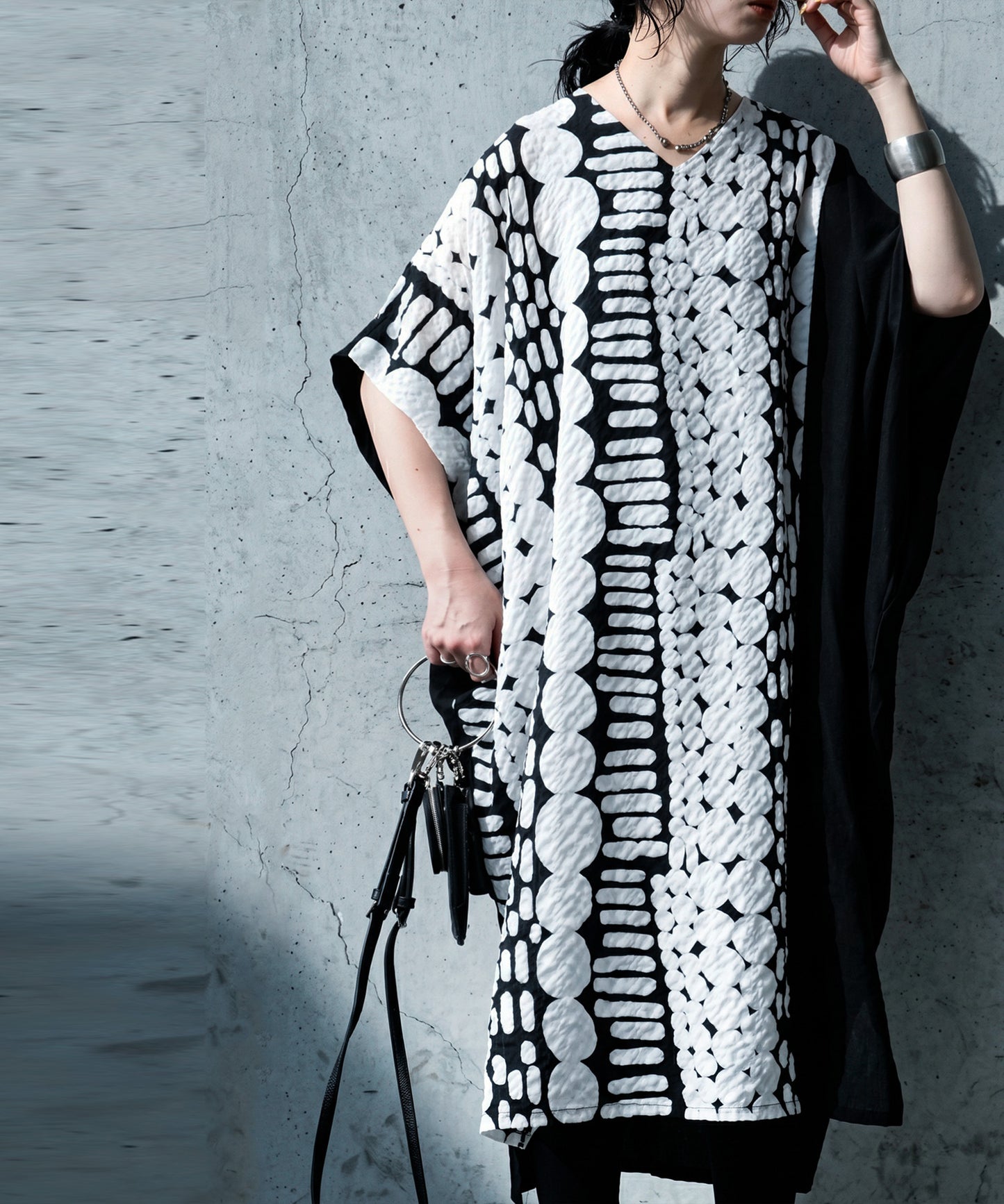 Cocoon Silhouette, Three-Dimensional Pattern, Color-Blocked Dress Ladies