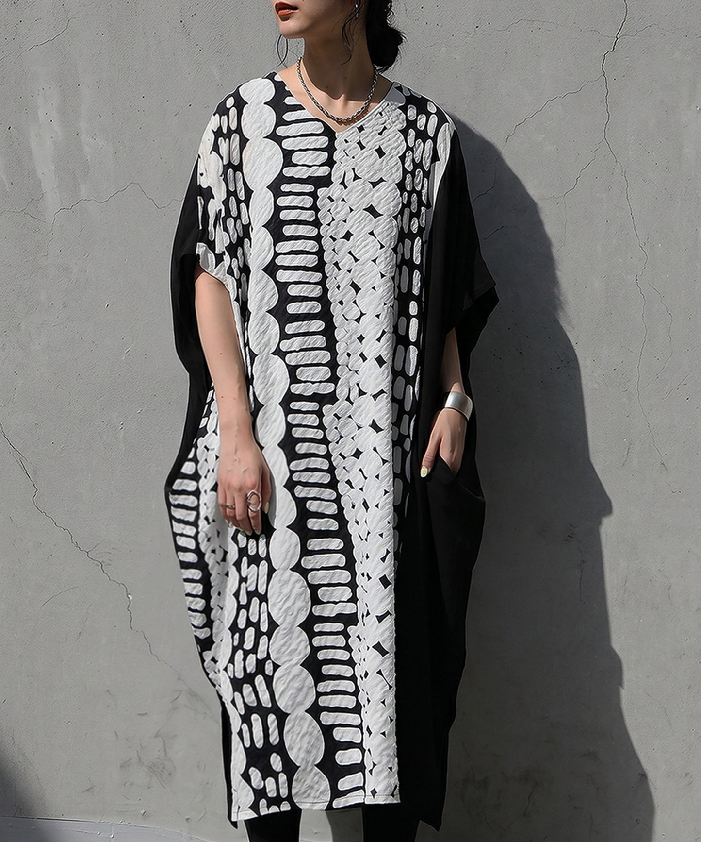 Cocoon Silhouette, Three-Dimensional Pattern, Color-Blocked Dress Ladies
