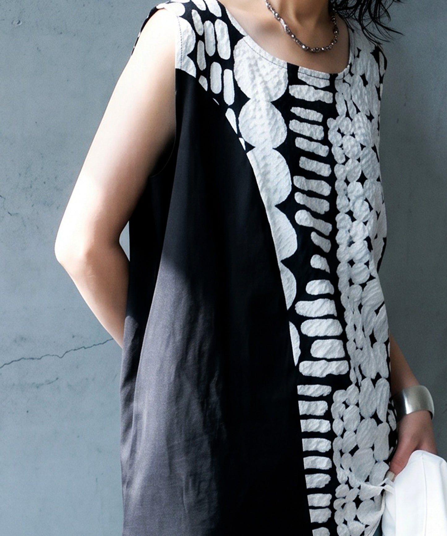 Color-Blocked Asymmetrical Tank Top Ladies