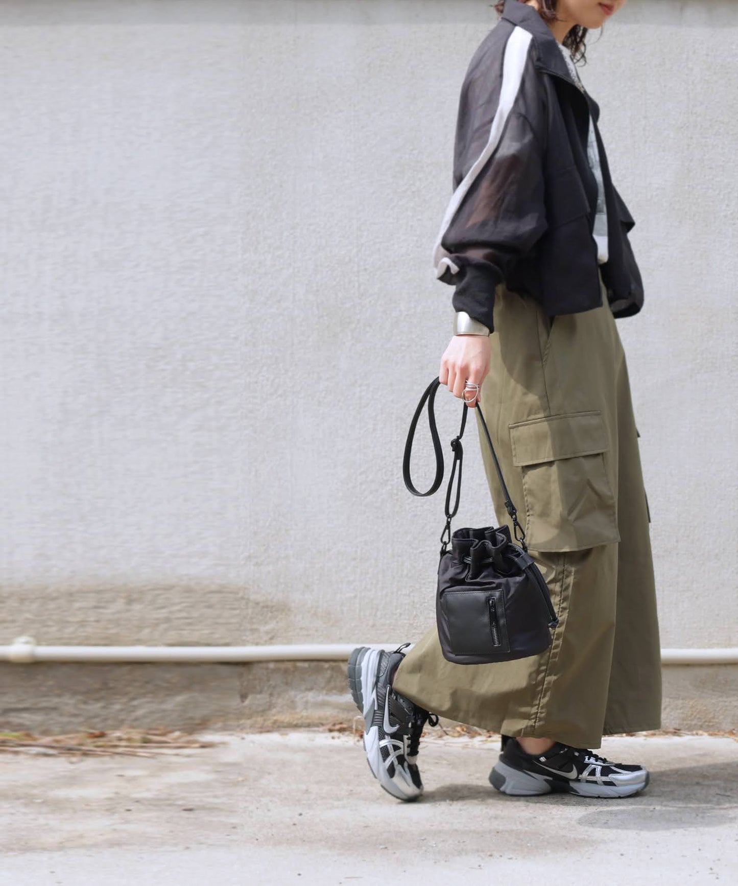 Ladies Drawstring Shoulder Bag